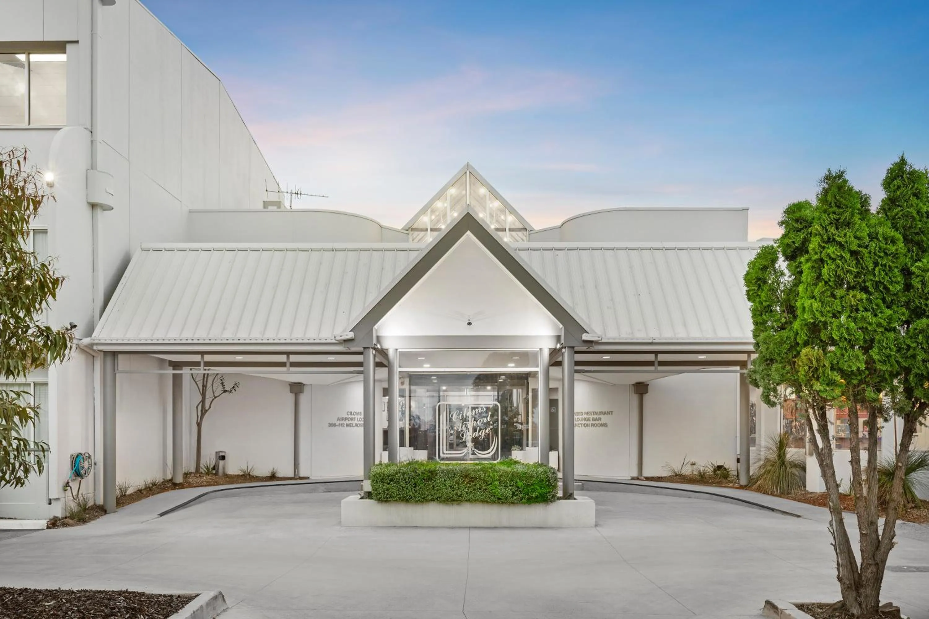 Facade/entrance in Ciloms Airport Lodge Melbourne Airport