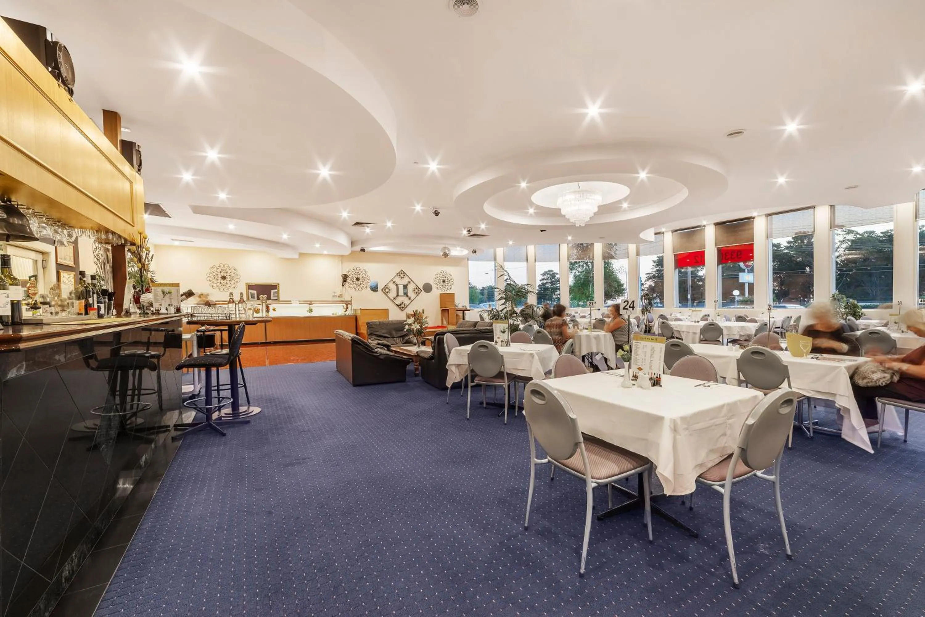 Restaurant/places to eat in Ciloms Airport Lodge Melbourne Airport