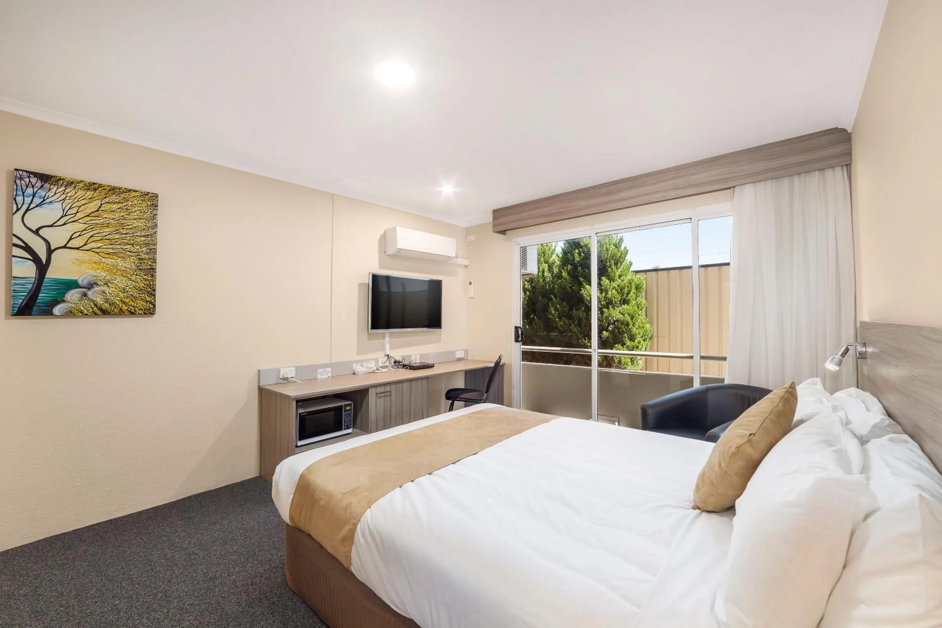 Bedroom, Bed in Ciloms Airport Lodge Melbourne Airport