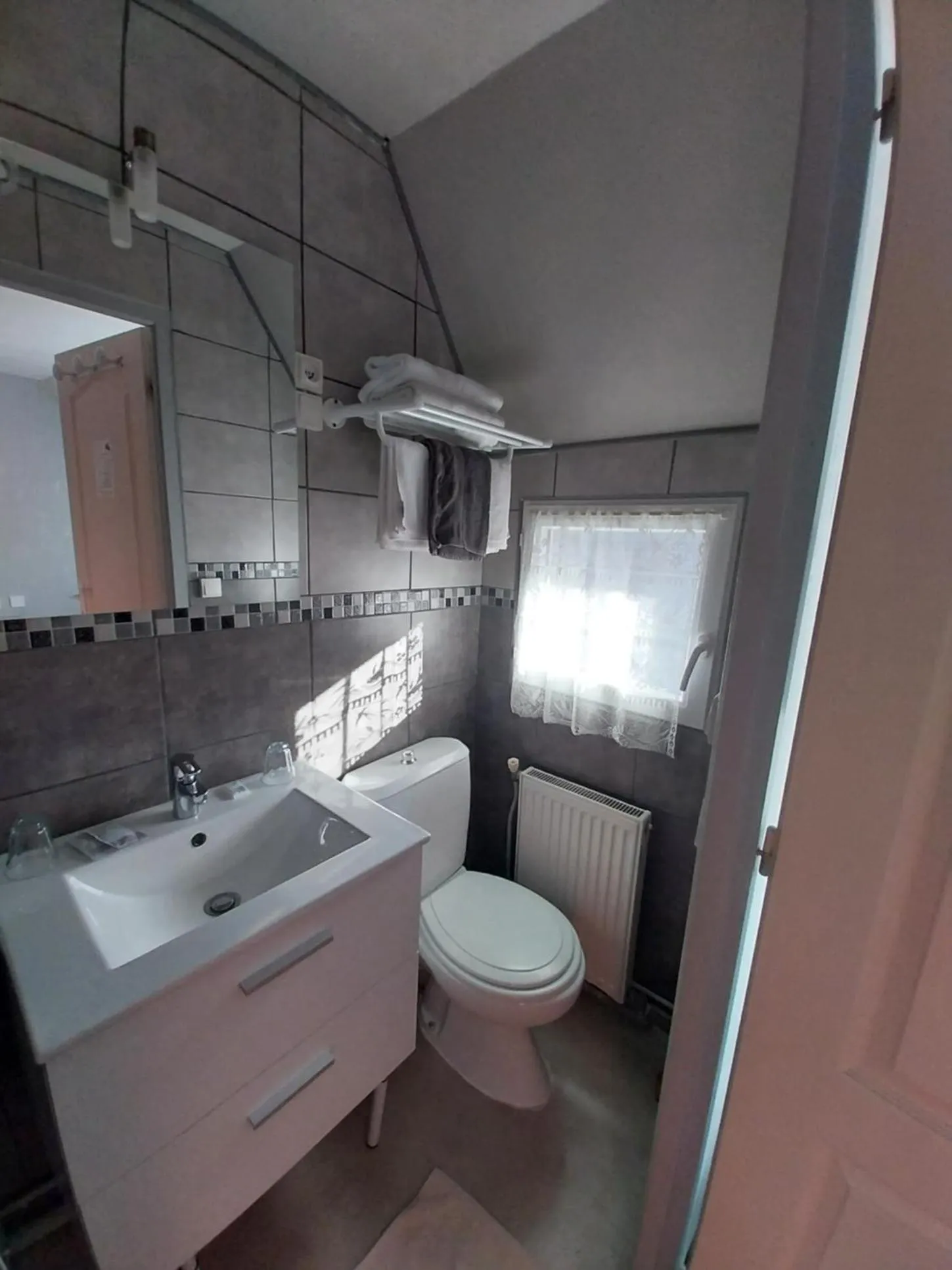 Bathroom in Hôtel les Deux Cols