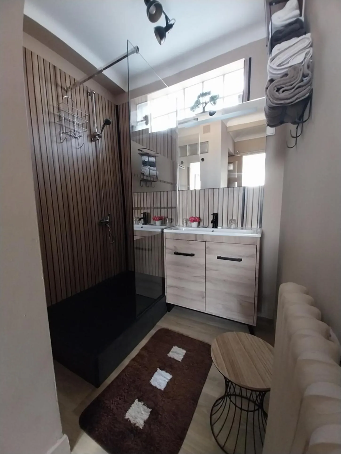 Shower in Hôtel les Deux Cols