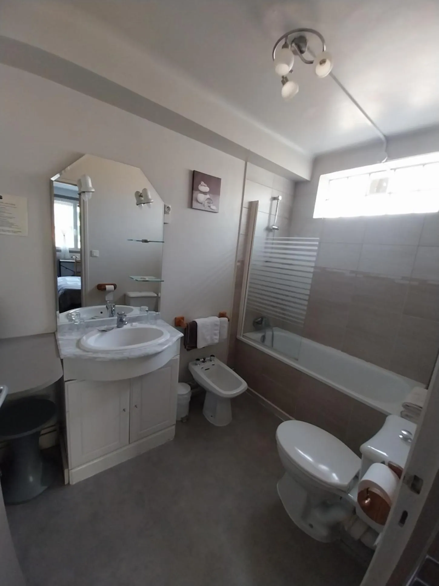 Shower in Hôtel les Deux Cols