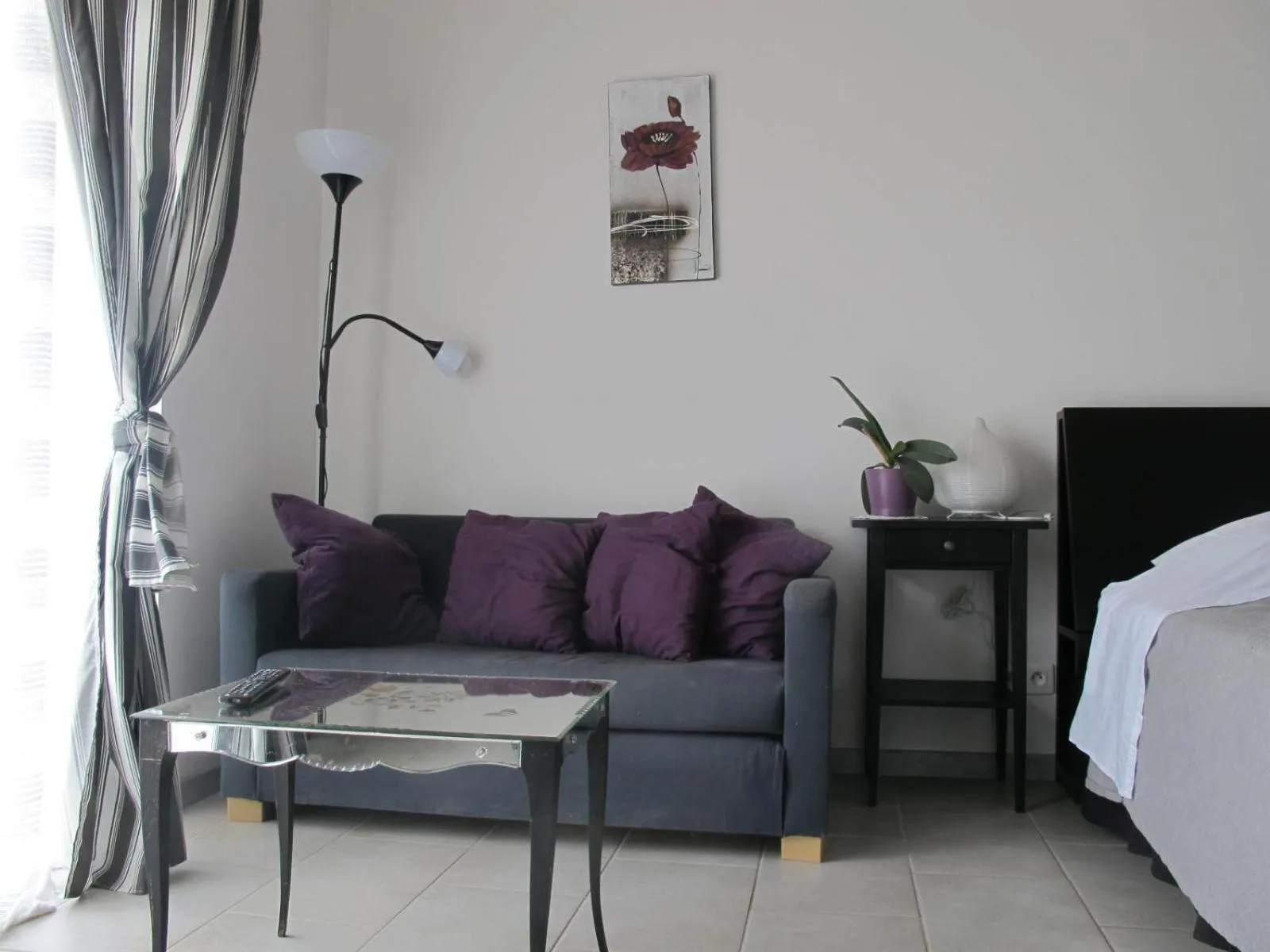 Bedroom, Bed in Lou Cardalines