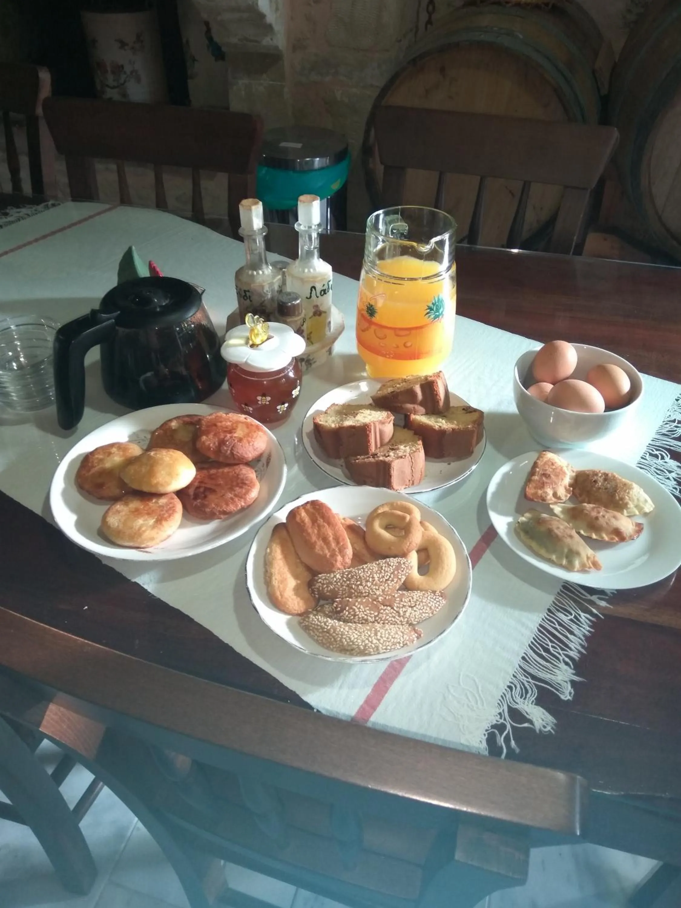 Buffet breakfast in Villa Daskalogianni