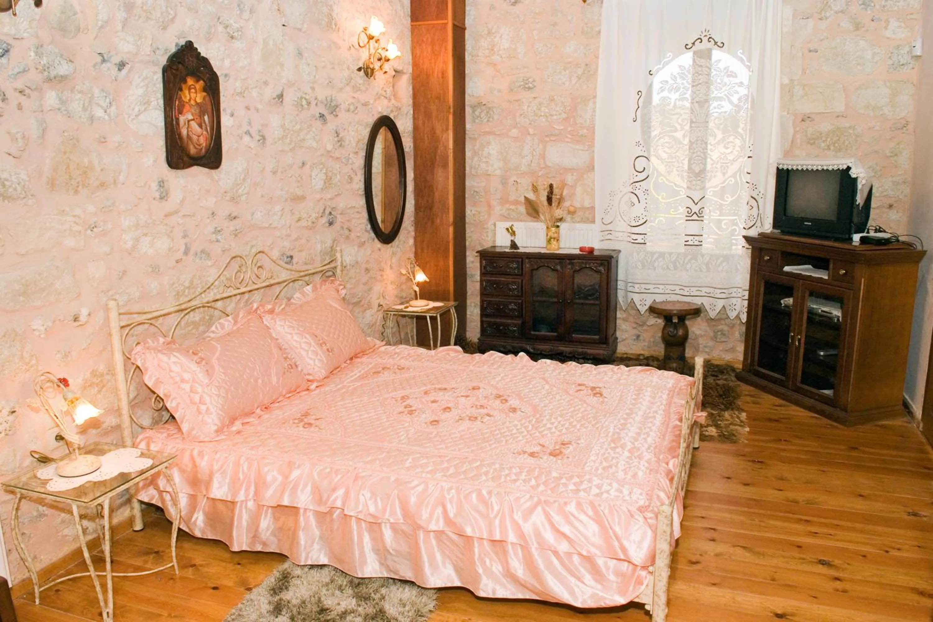 Bedroom, Bed in Villa Daskalogianni