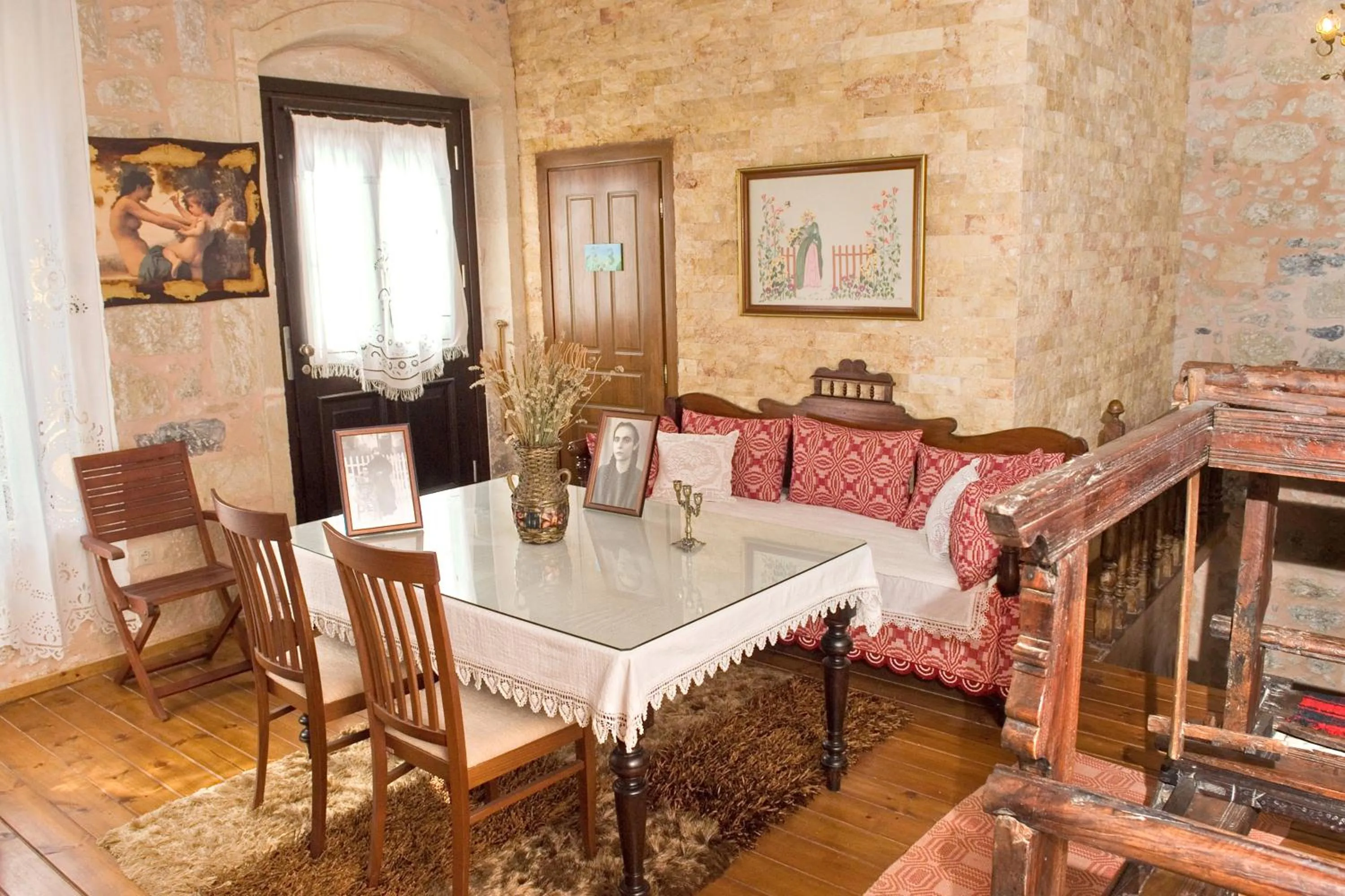 Dining area in Villa Daskalogianni