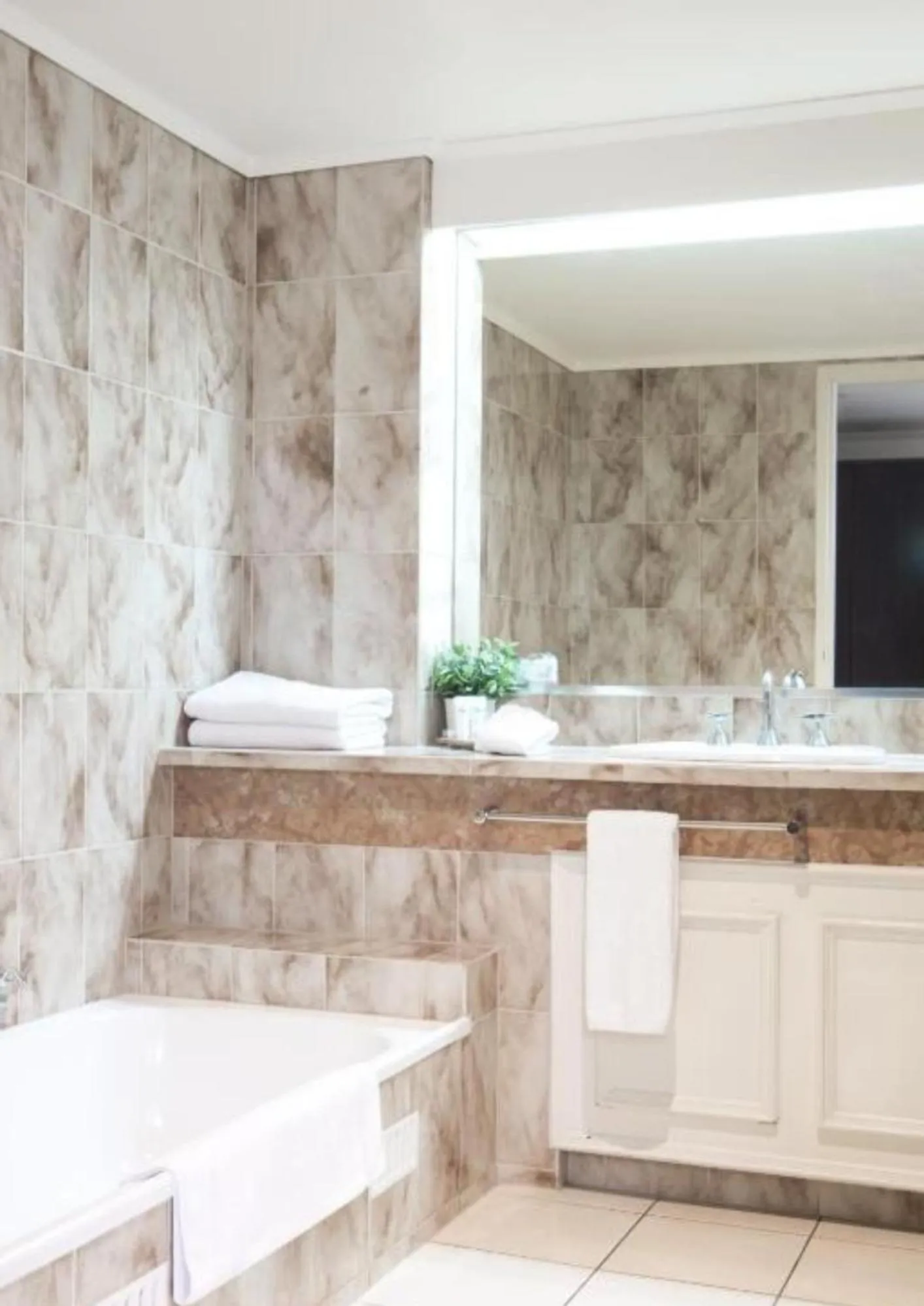 Bathroom in The Richmond Hotel - Adelaide