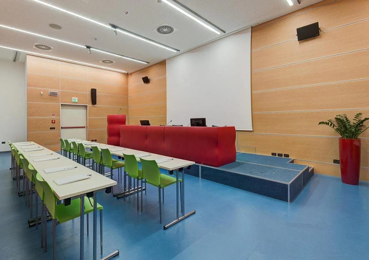 Business facilities in Camplus Turro Casa per Ferie