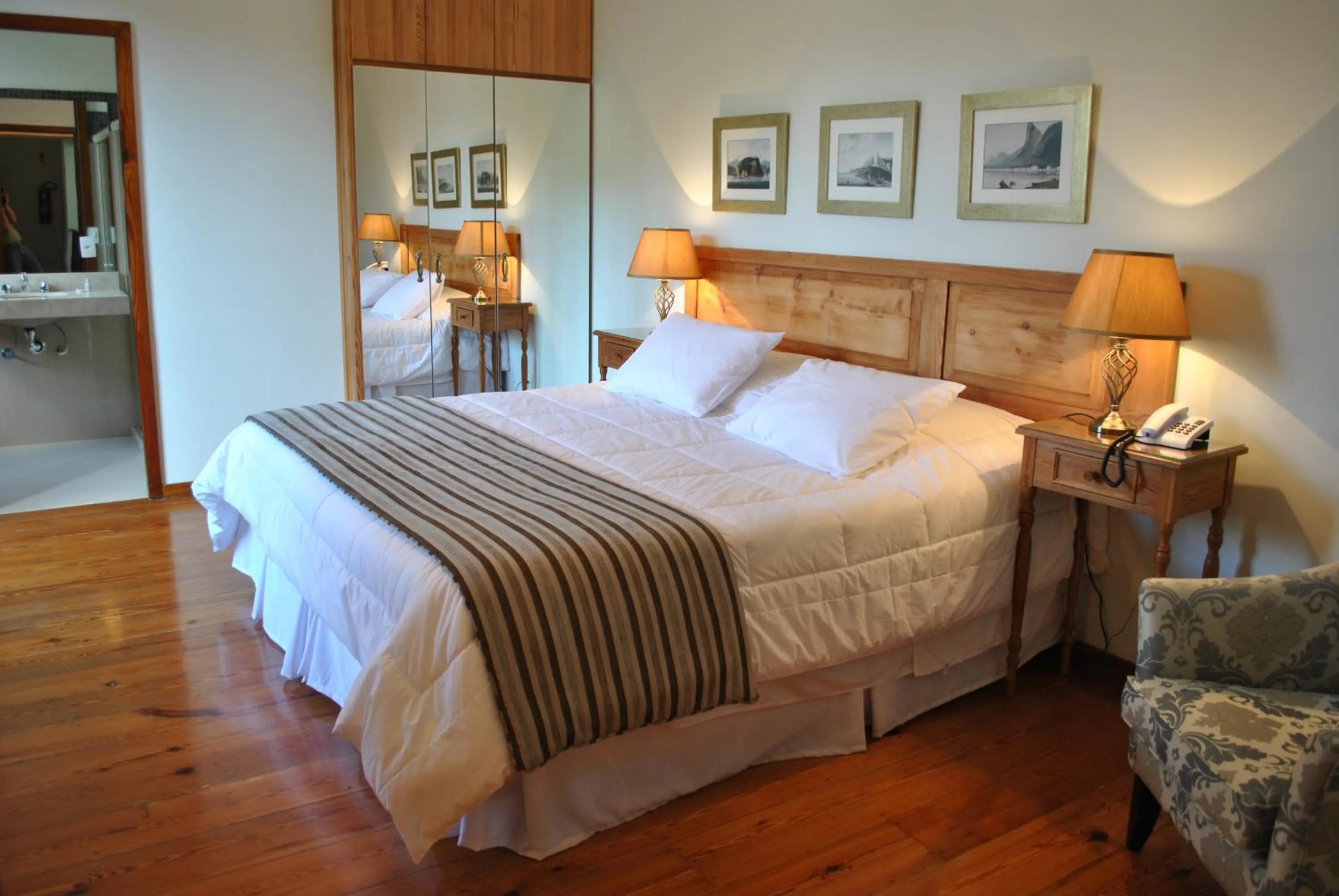 Photo of the whole room, Bed in Hotel Casablanca Koeler