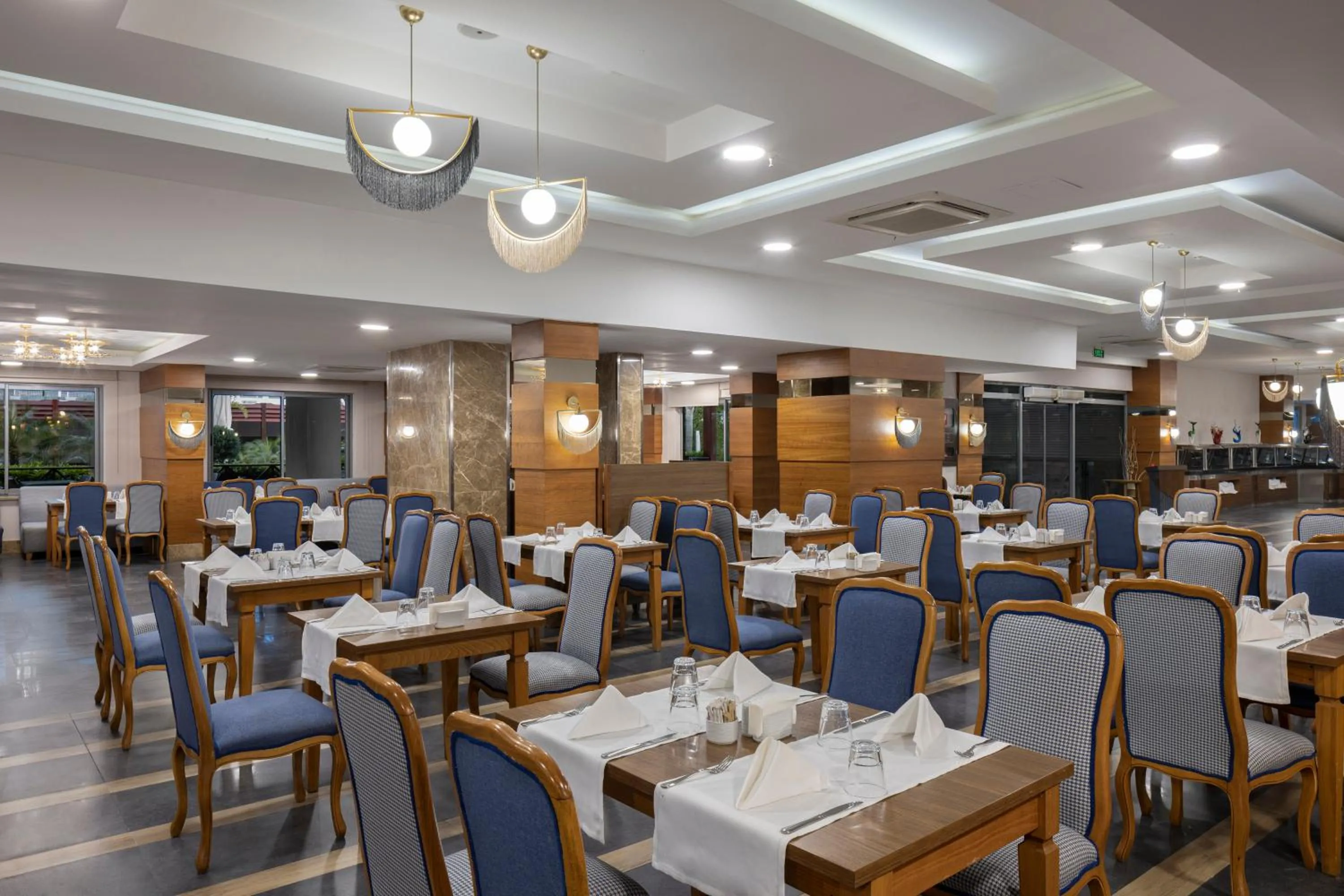 Buffet breakfast in Wyndham Garden Lara