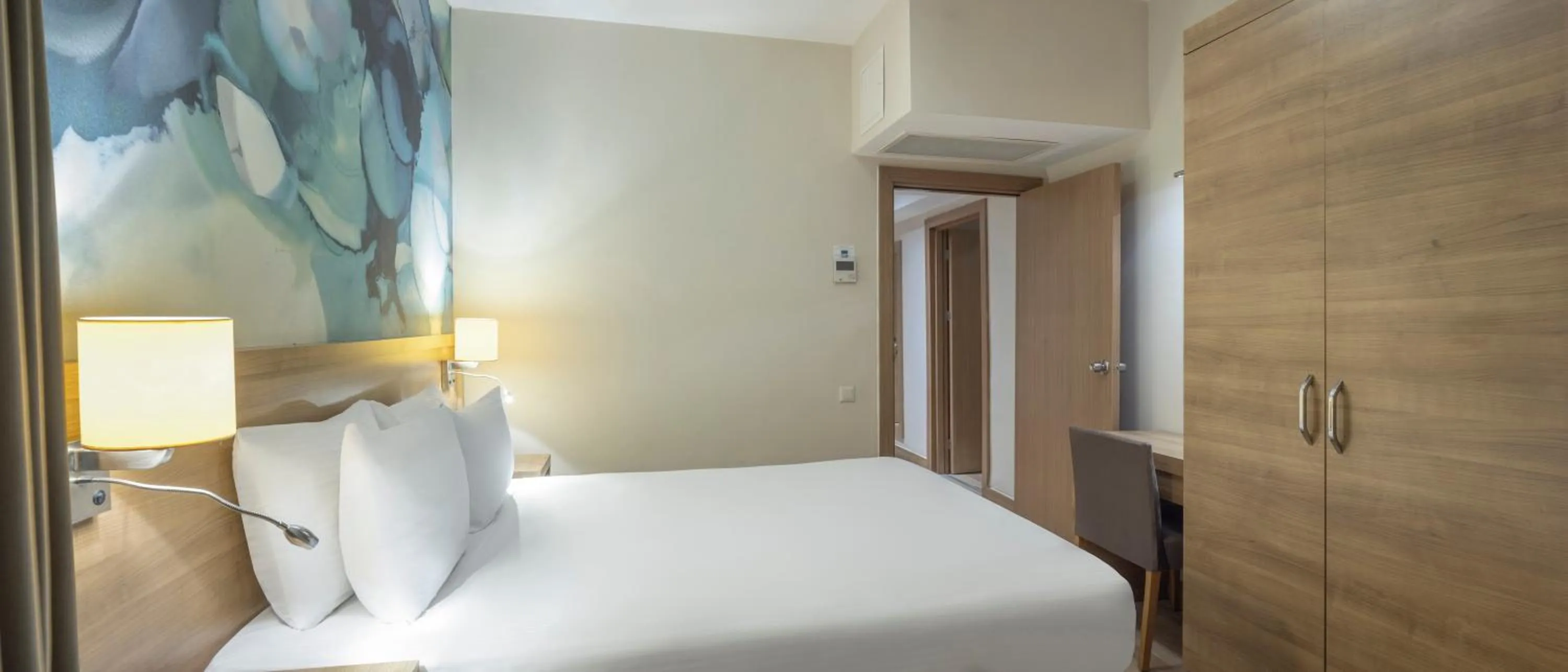 Massage, Bed in Wyndham Garden Lara