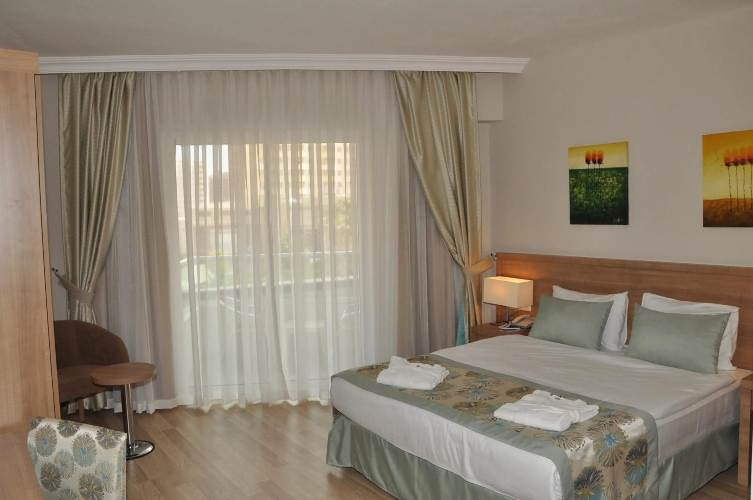 Bedroom, Bed in Wyndham Garden Lara