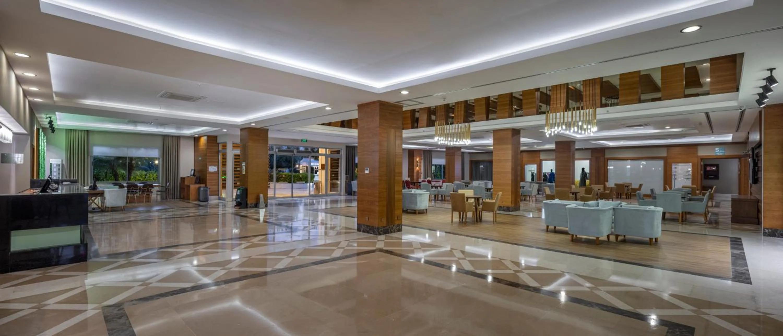 Lobby or reception in Wyndham Garden Lara