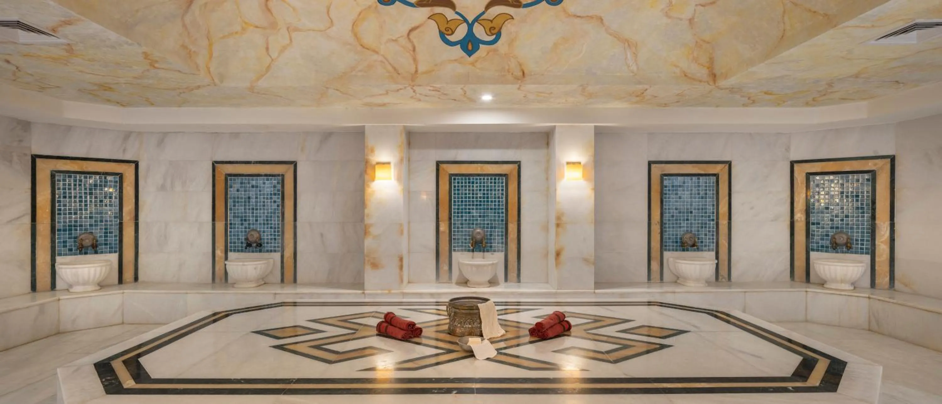 Public Bath in Wyndham Garden Lara