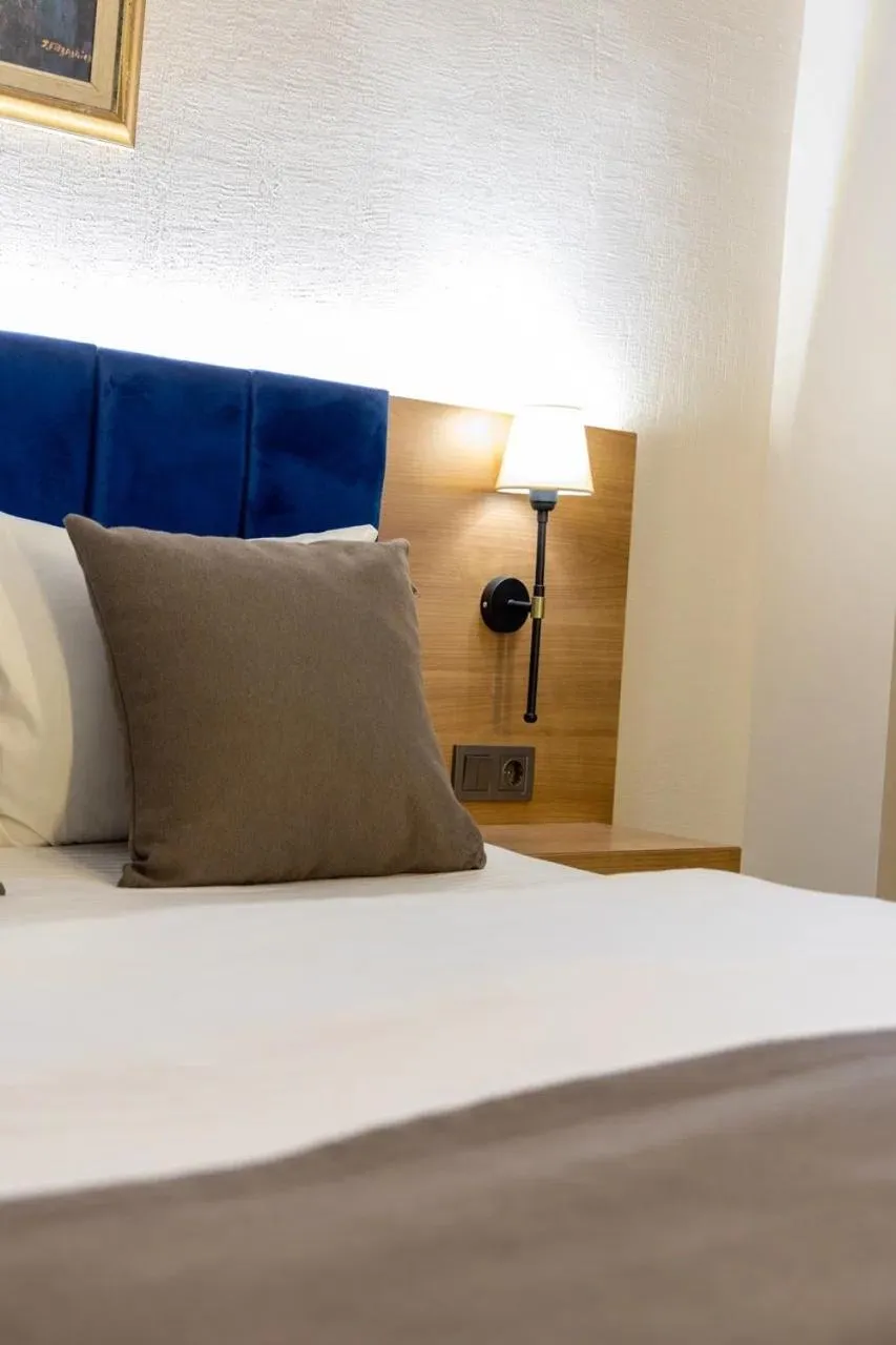 Bed in Ottoman Palace Hotel Edirne