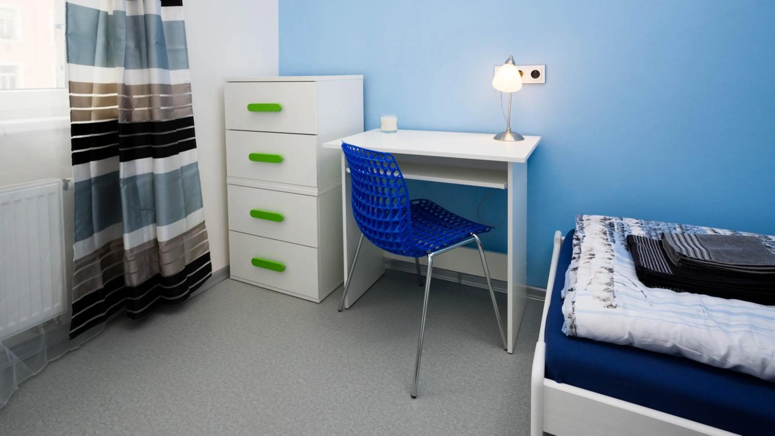Seating area, Bed in Apartment Four Year Seasons - WALKABLE TO CENTRE, METRO AND RIVERSIDE
