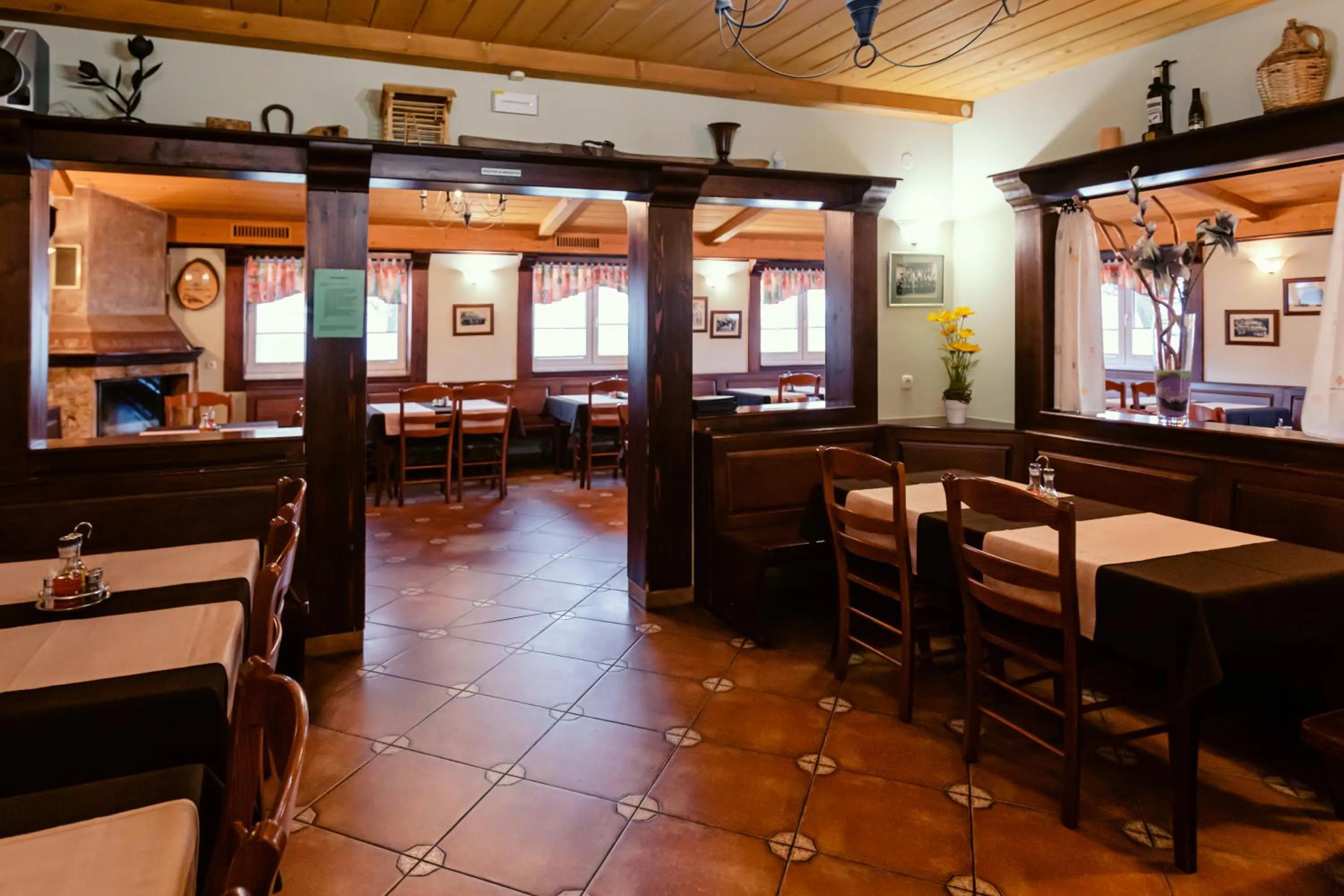 Restaurant/places to eat in Rooms En Krajcar