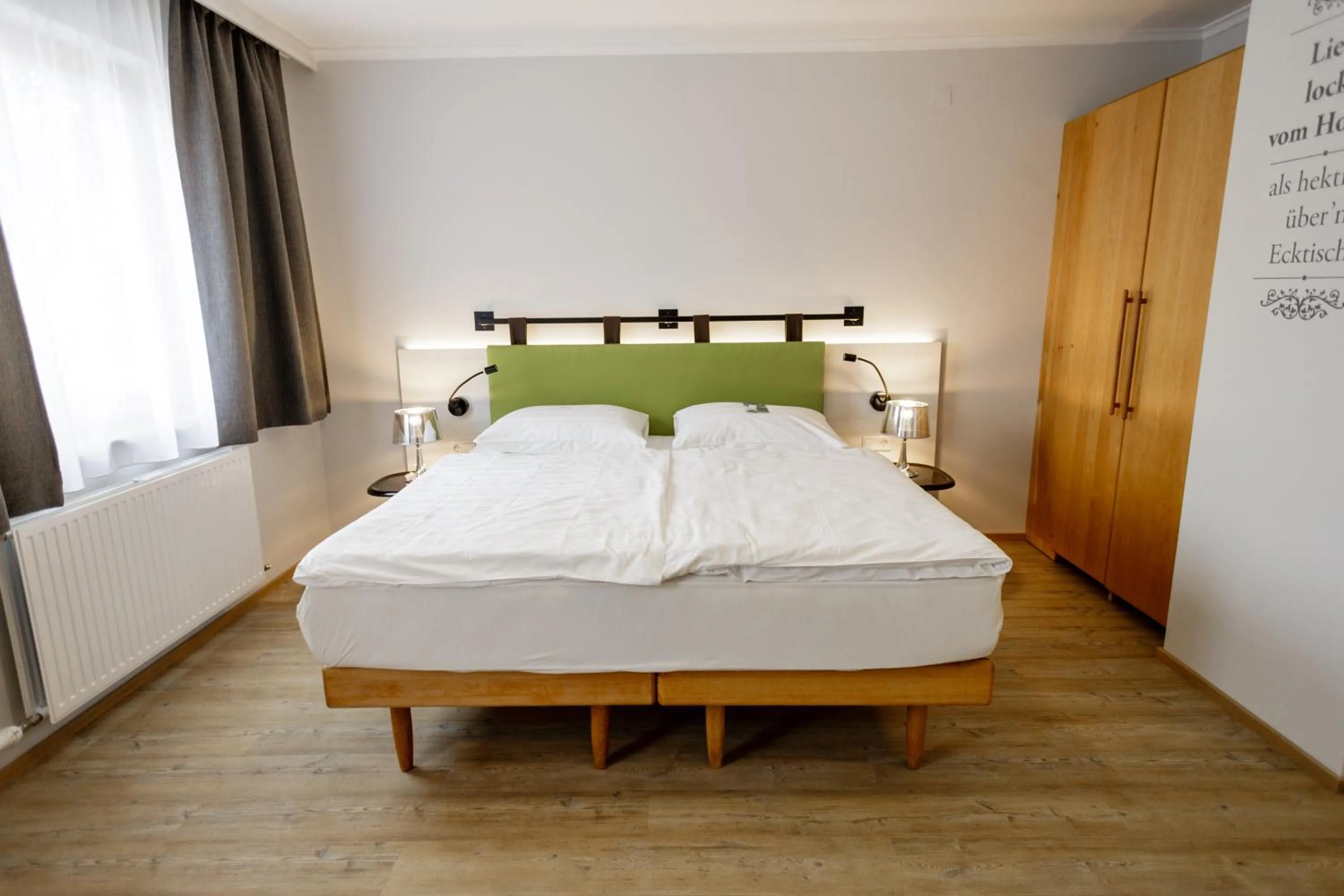 Bedroom, Bed in Der Stasta