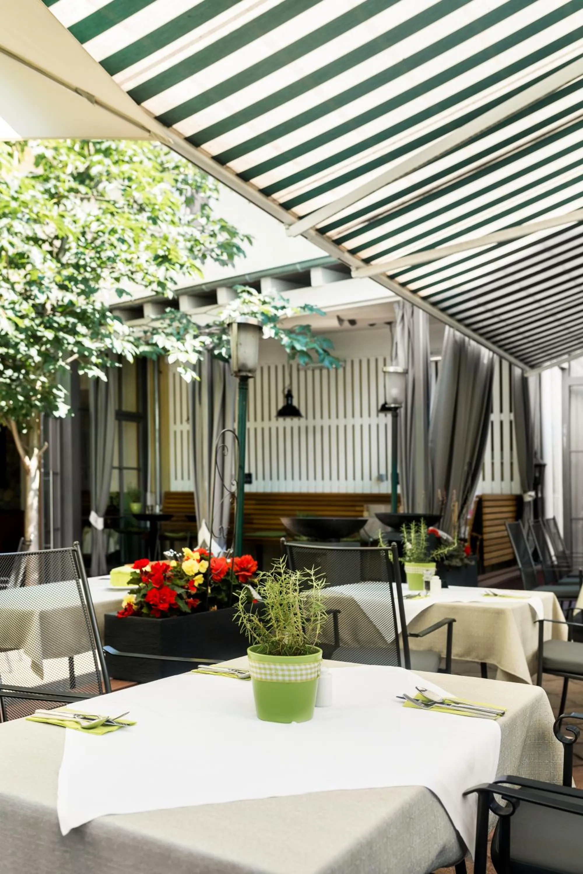 Garden view in Der Stasta