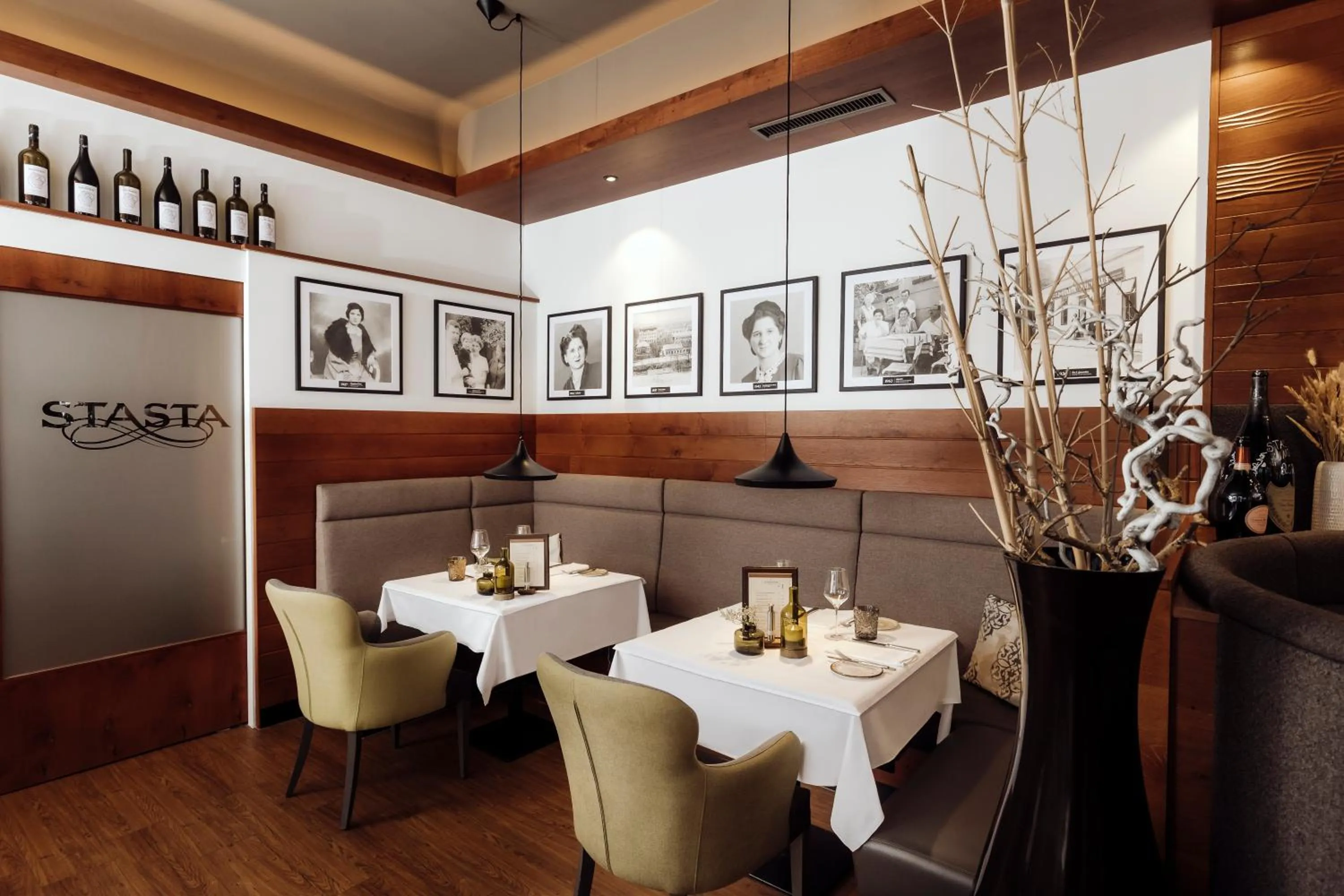 Restaurant/places to eat in Der Stasta