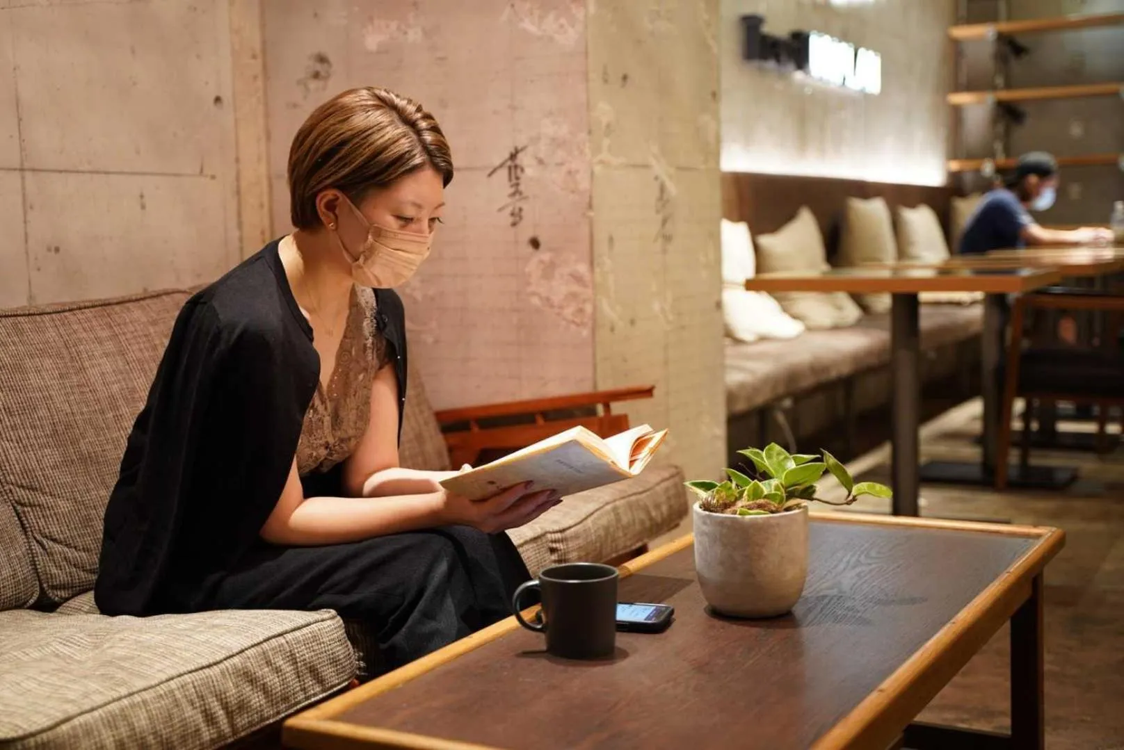 Communal lounge/ TV room in UNPLAN Shinjuku