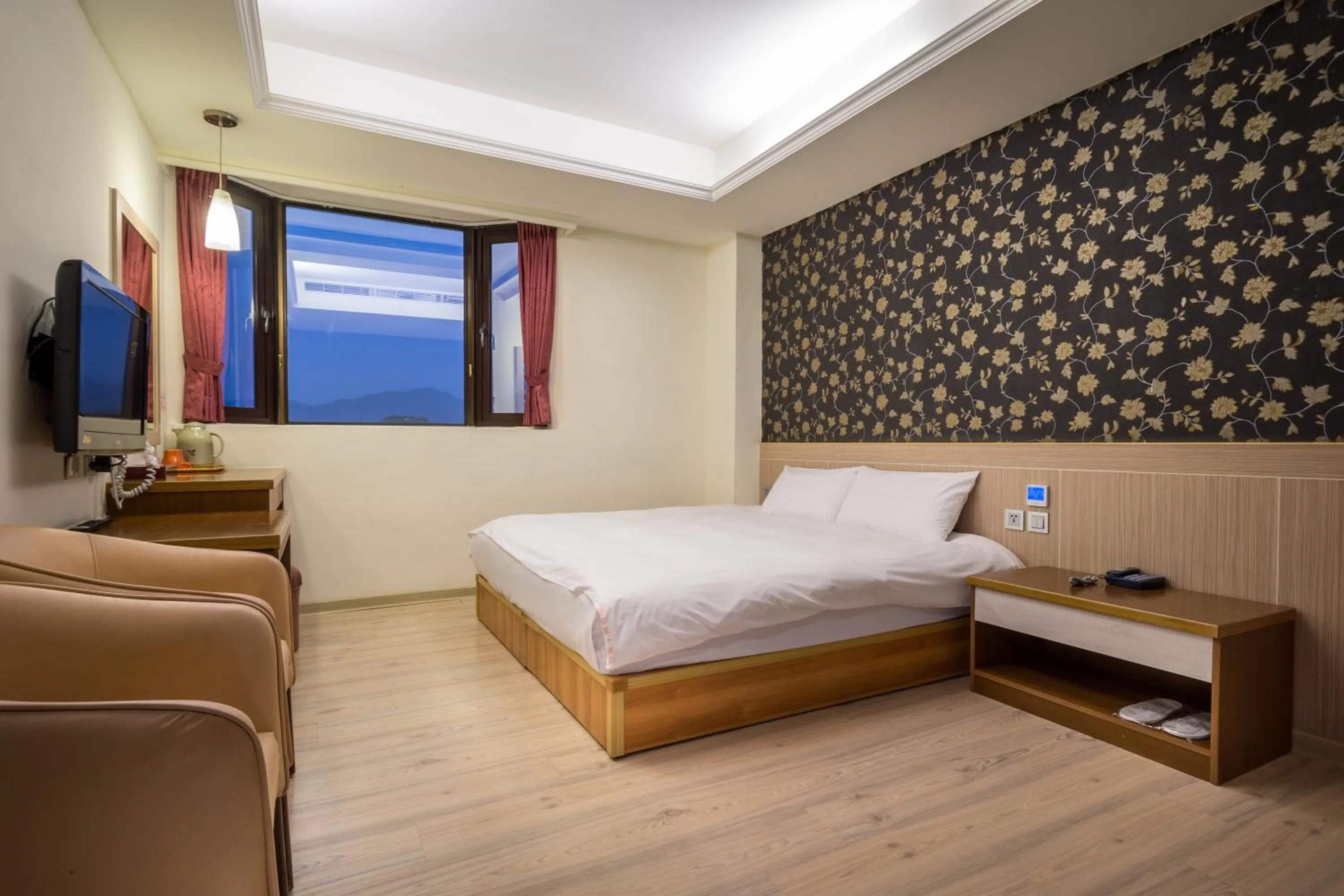 Photo of the whole room, Bed in Yadi Hotel