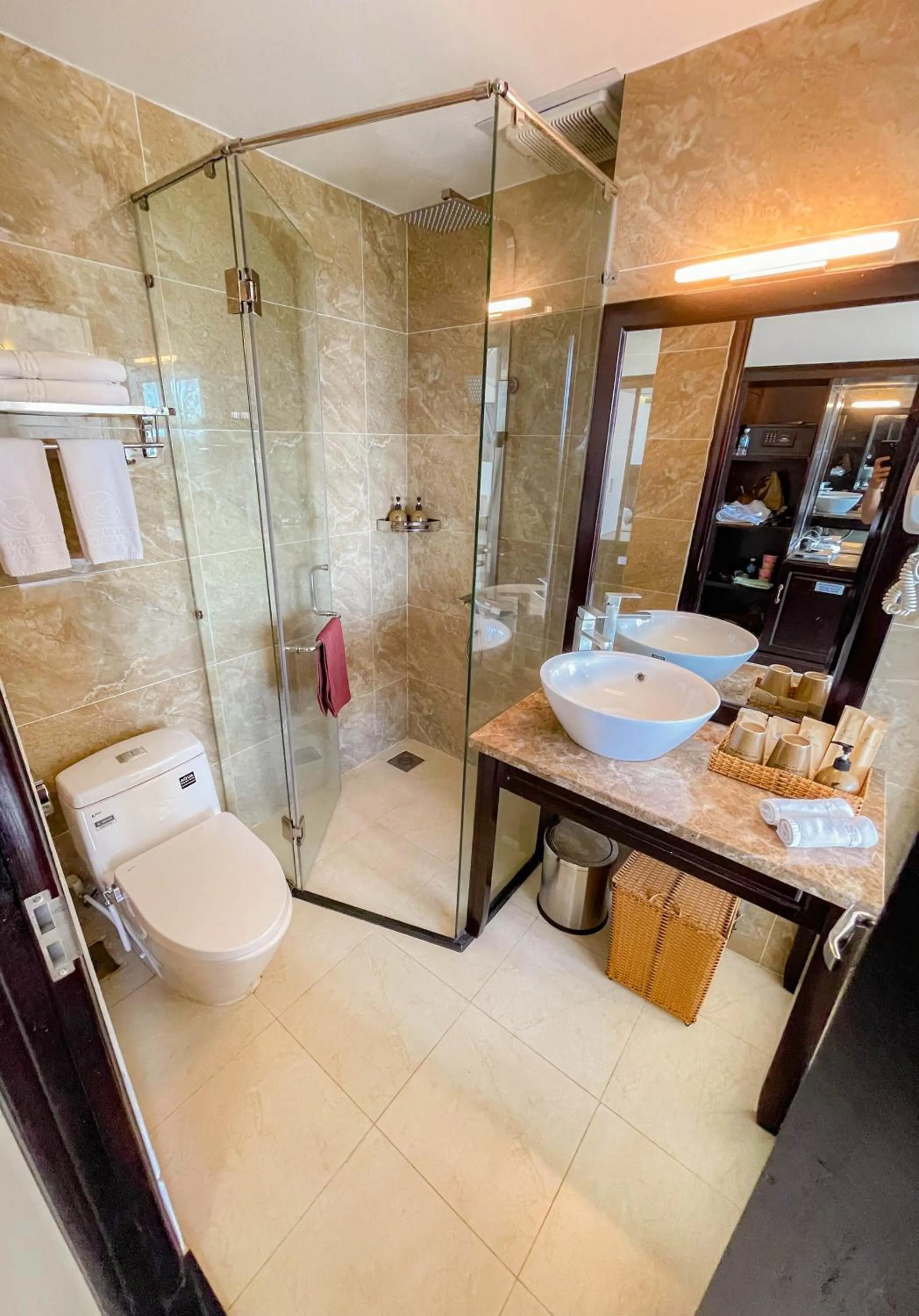 Bathroom in Con Son Blue Sea Hotel