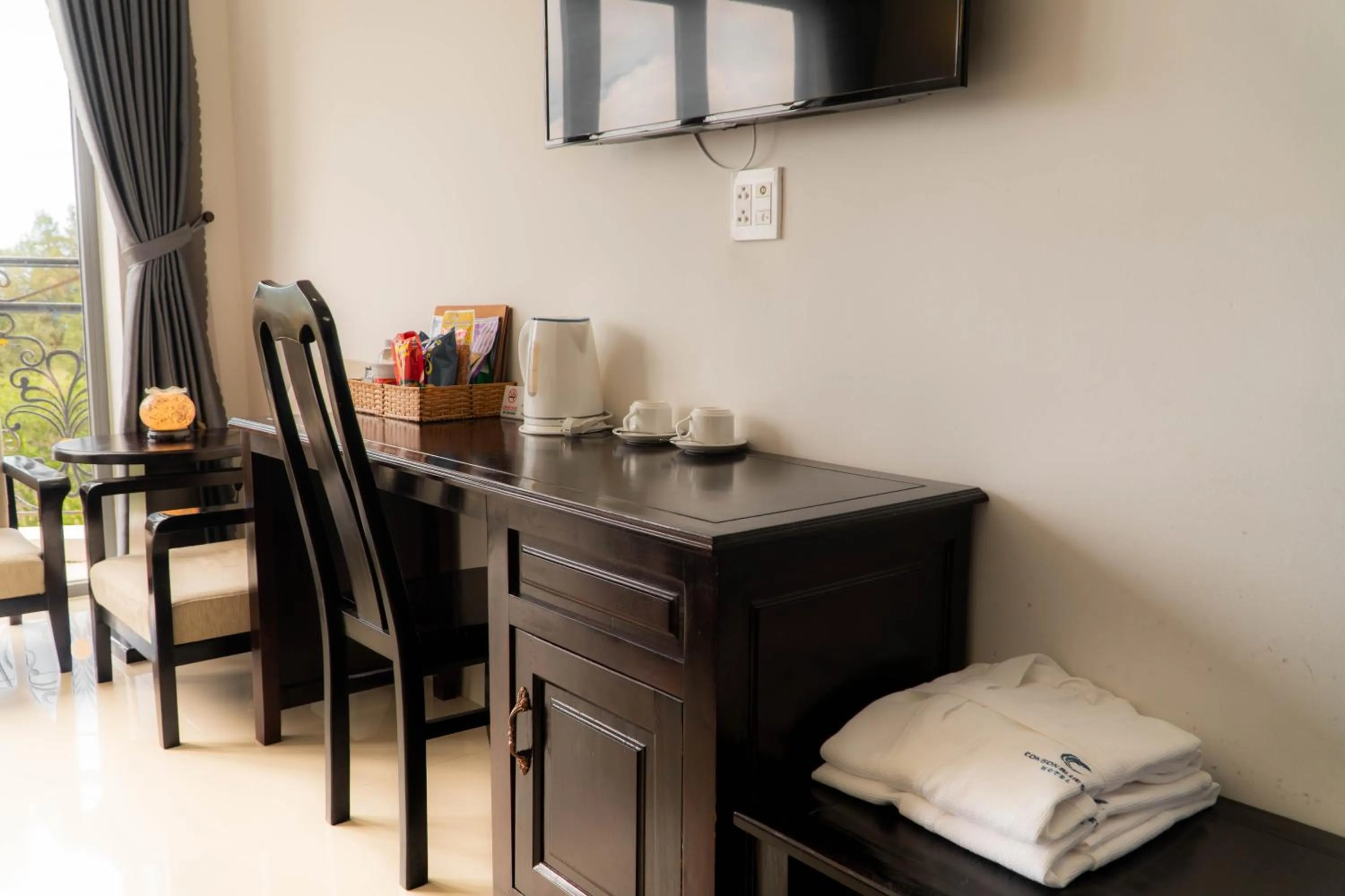 TV and multimedia in Con Son Blue Sea Hotel