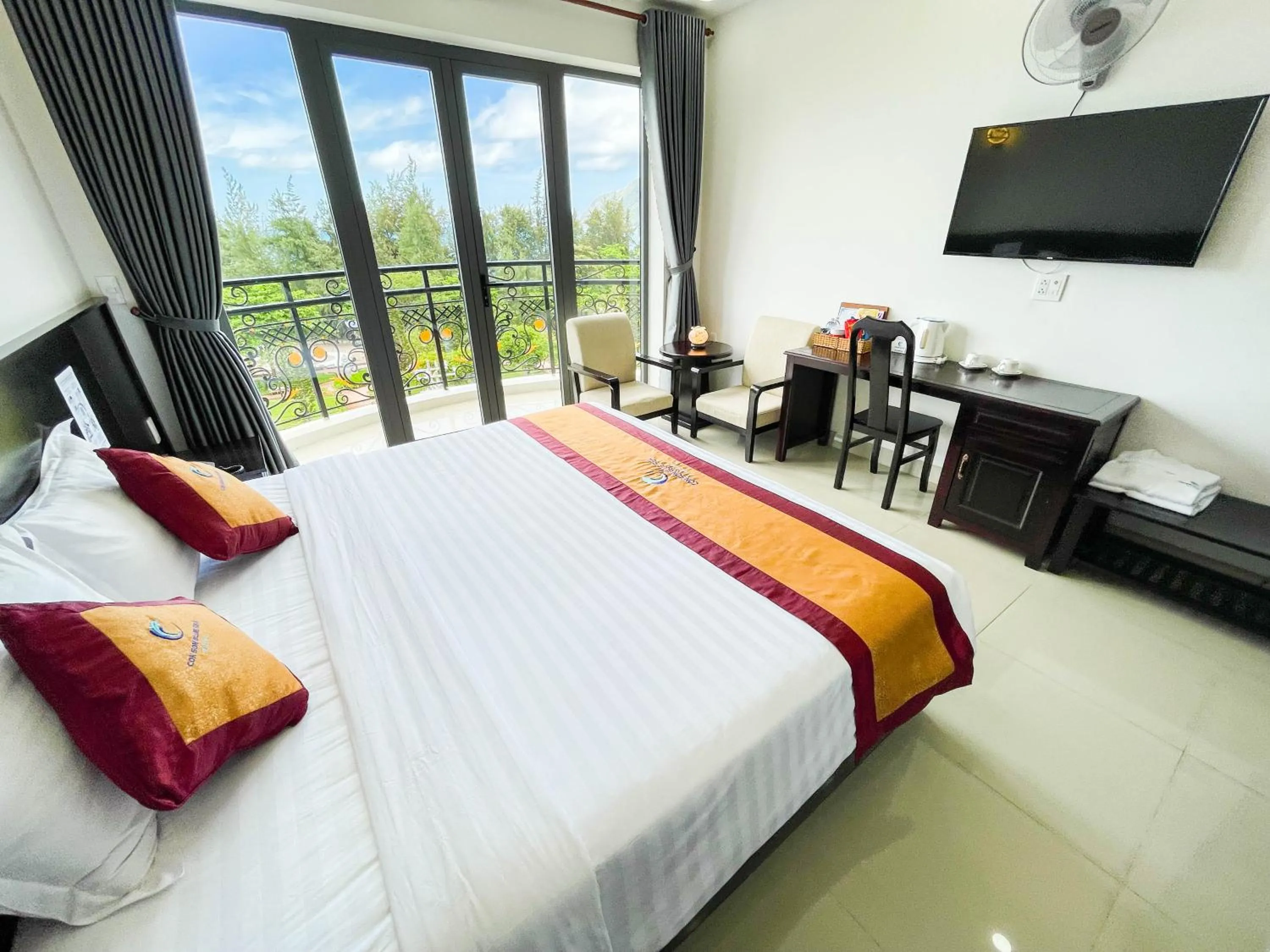 Bed in Con Son Blue Sea Hotel