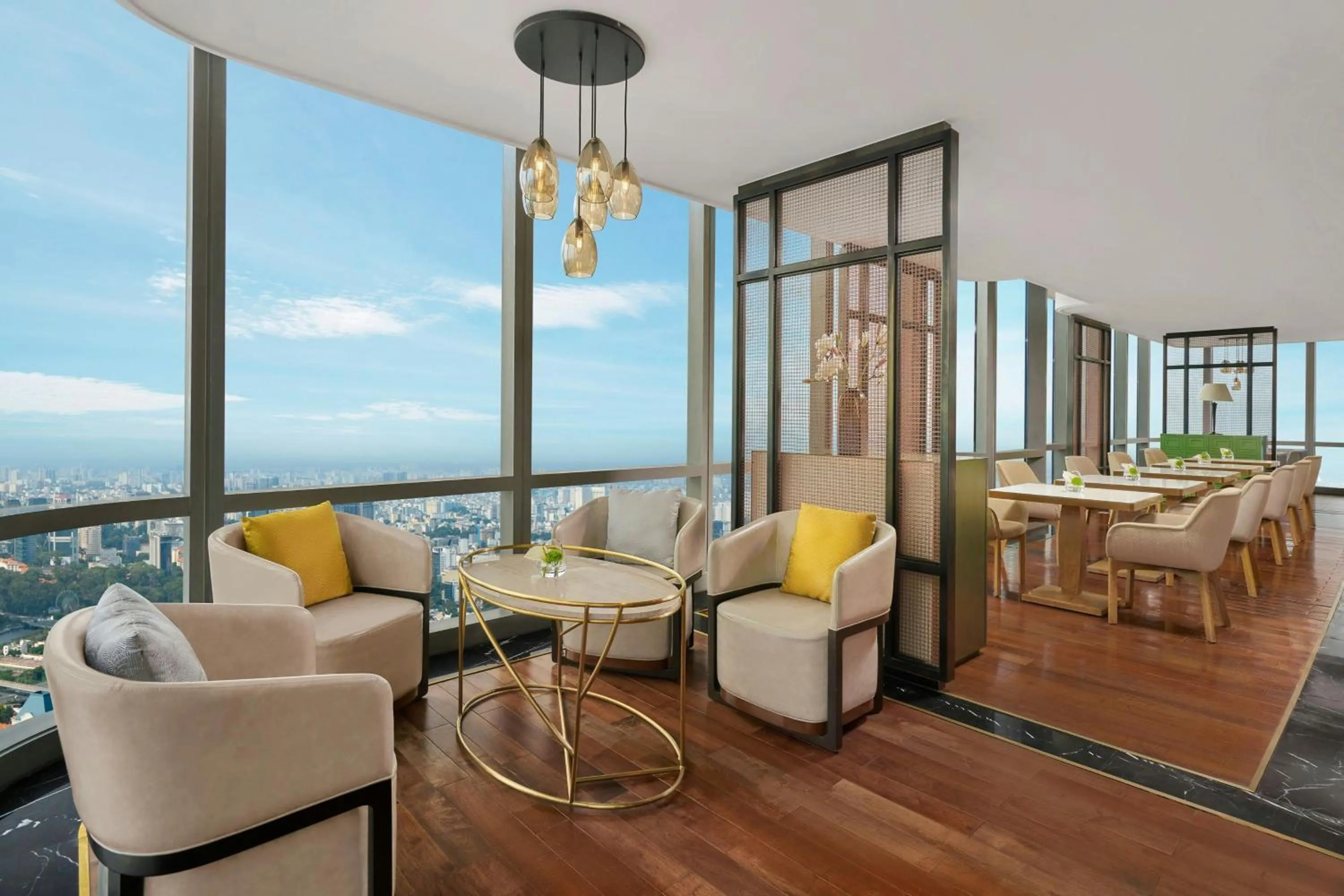 Lounge or bar in Vinpearl Landmark 81, Autograph Collection