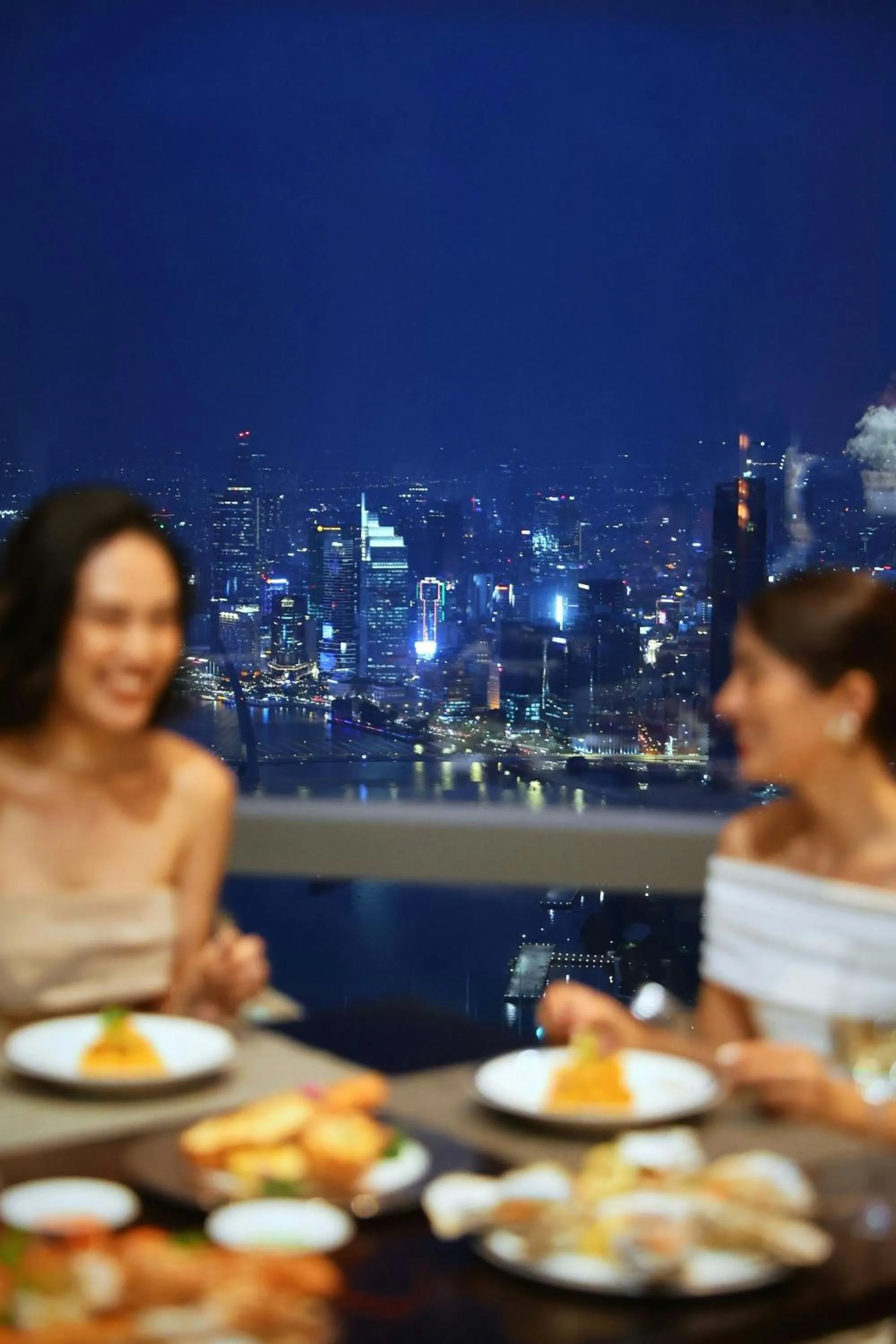 Restaurant/places to eat in Vinpearl Landmark 81, Autograph Collection