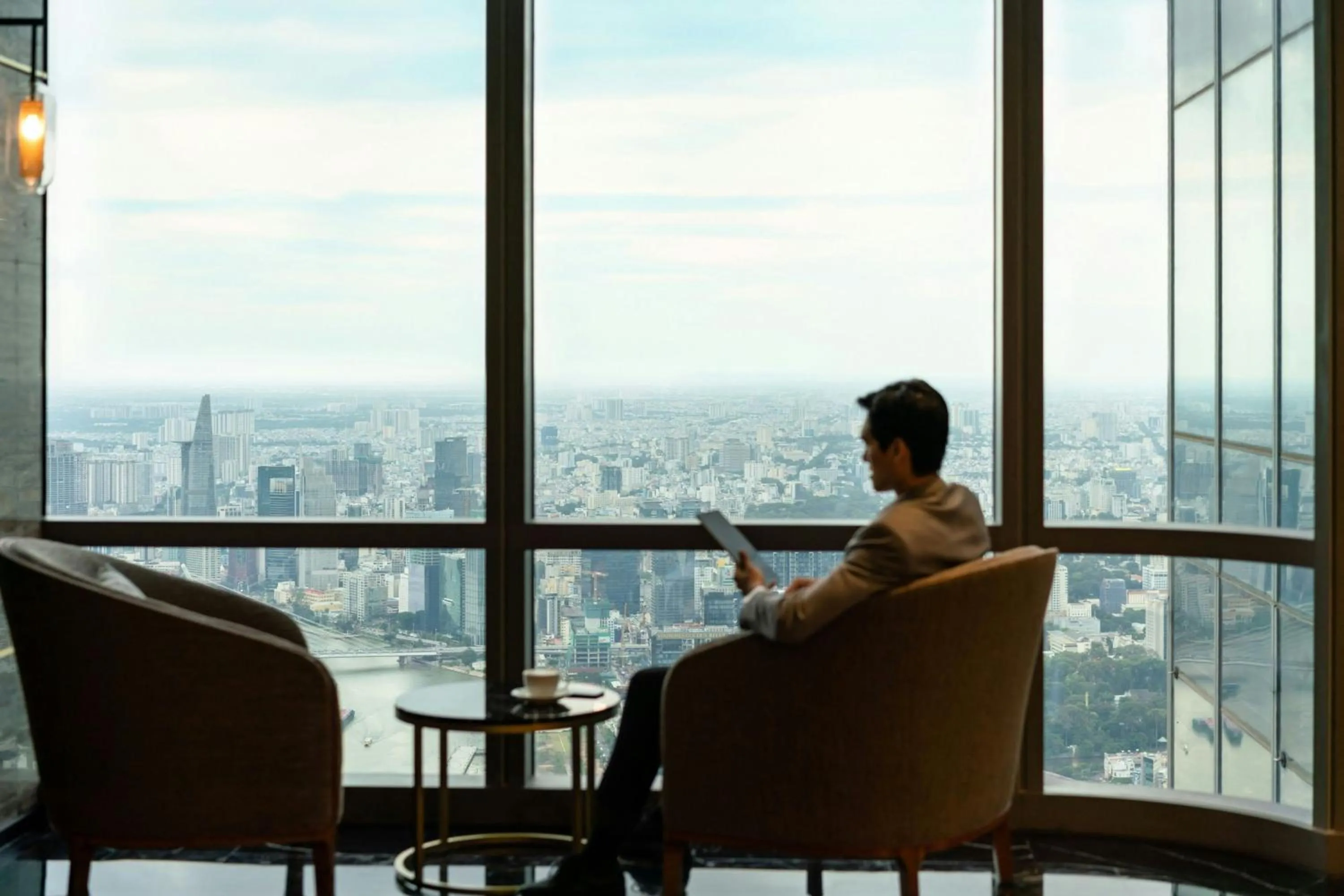 Lounge or bar in Vinpearl Landmark 81, Autograph Collection