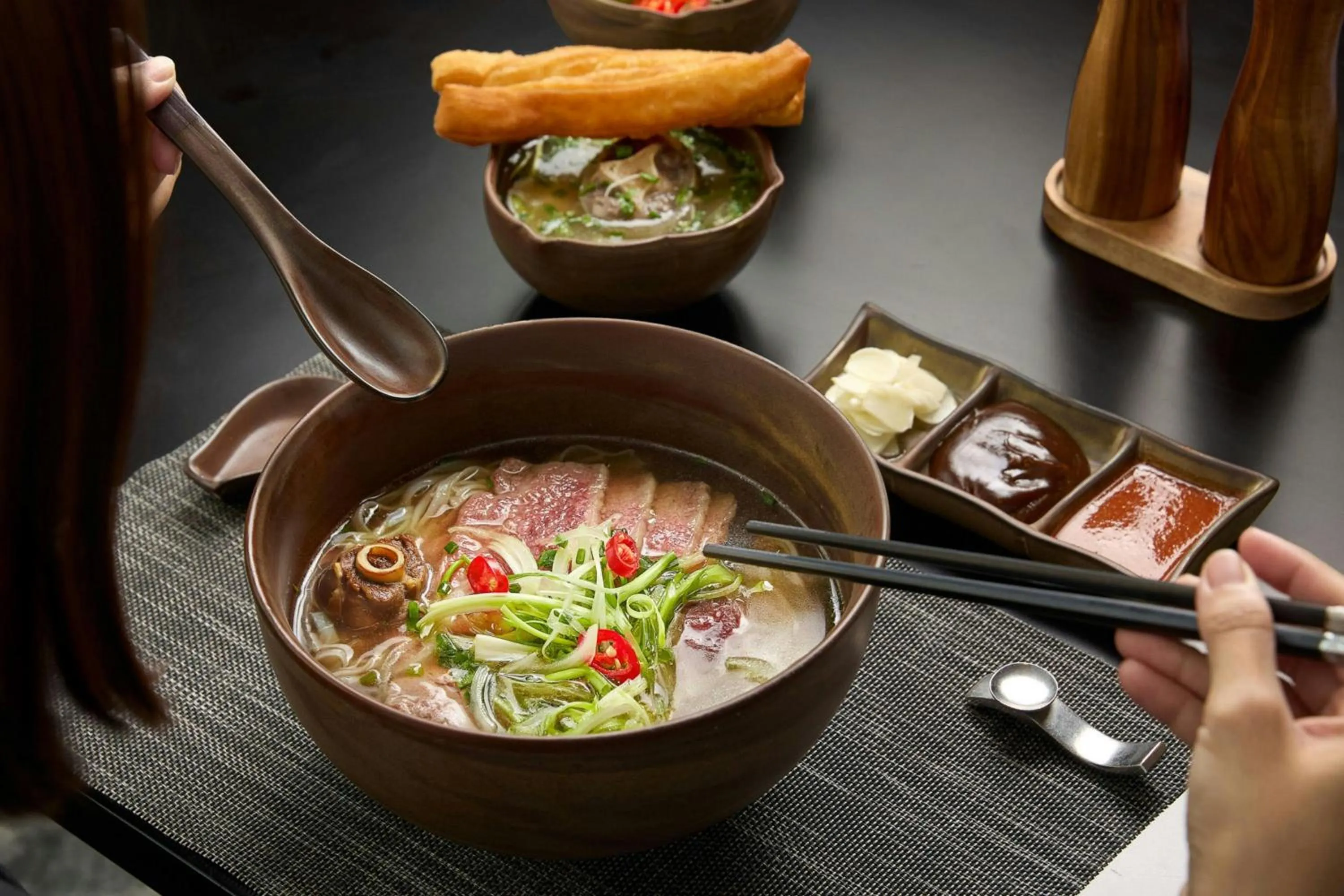 Restaurant/places to eat in Vinpearl Landmark 81, Autograph Collection