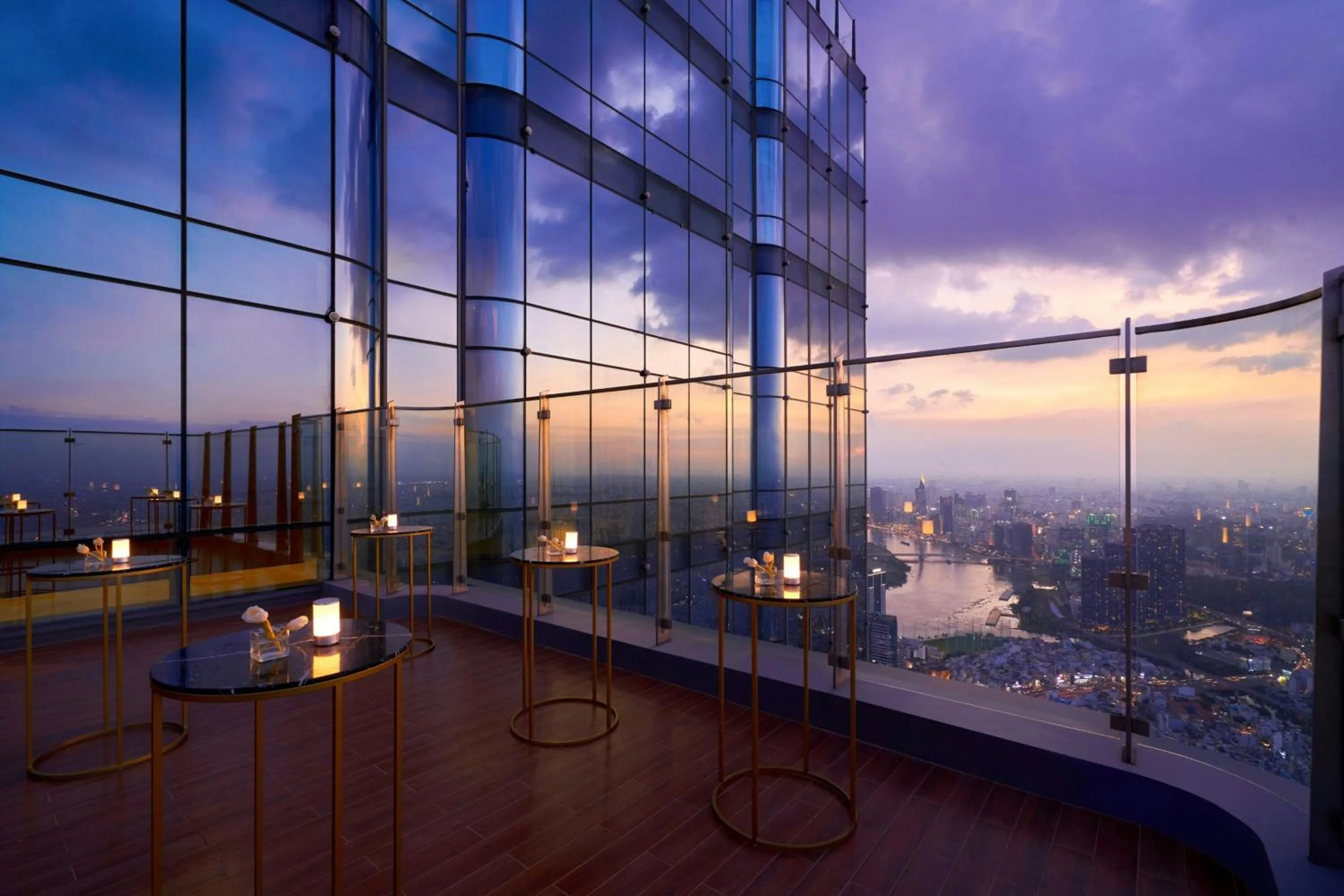 Meeting/conference room in Vinpearl Landmark 81, Autograph Collection