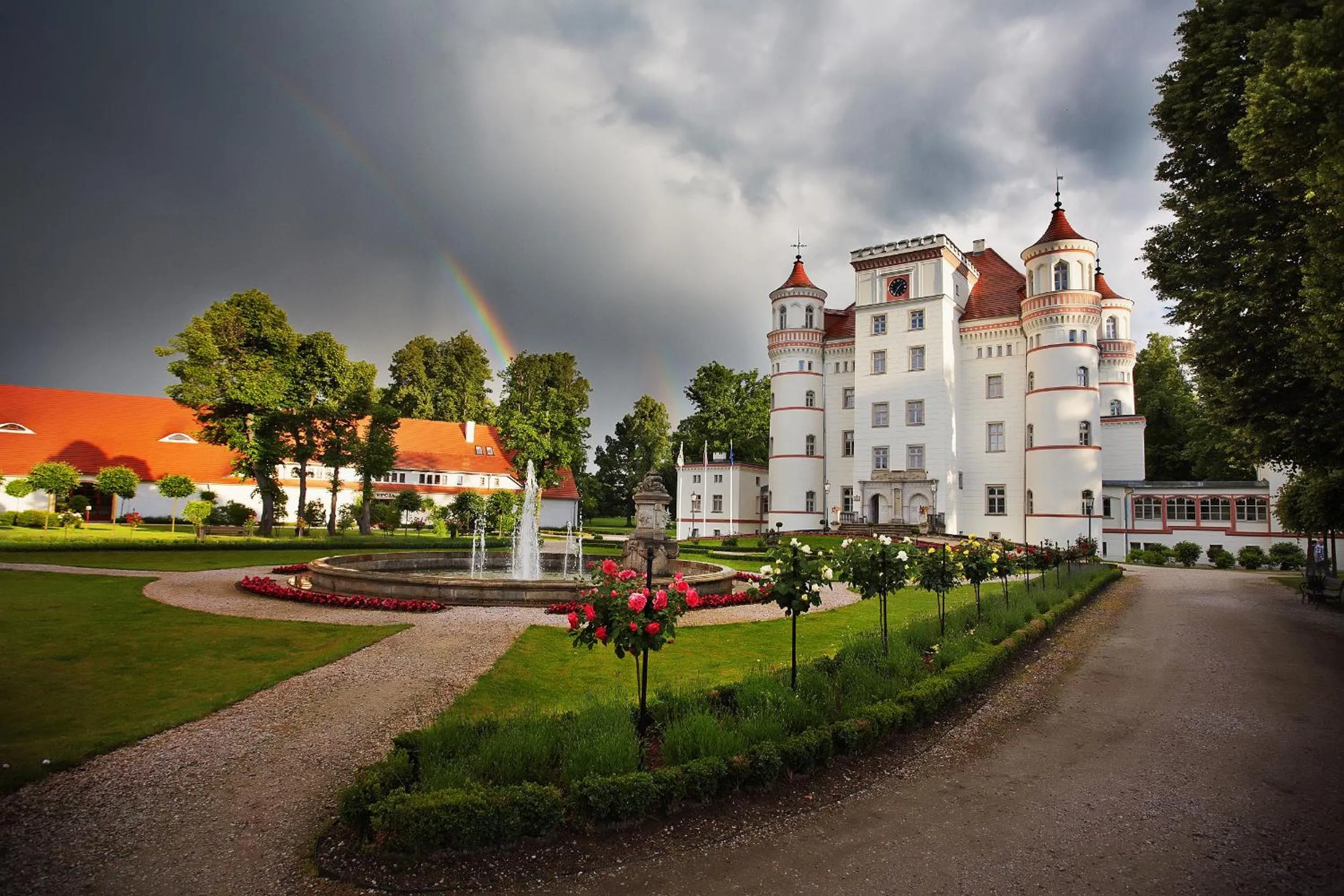 Property building in Pałac Wojanów