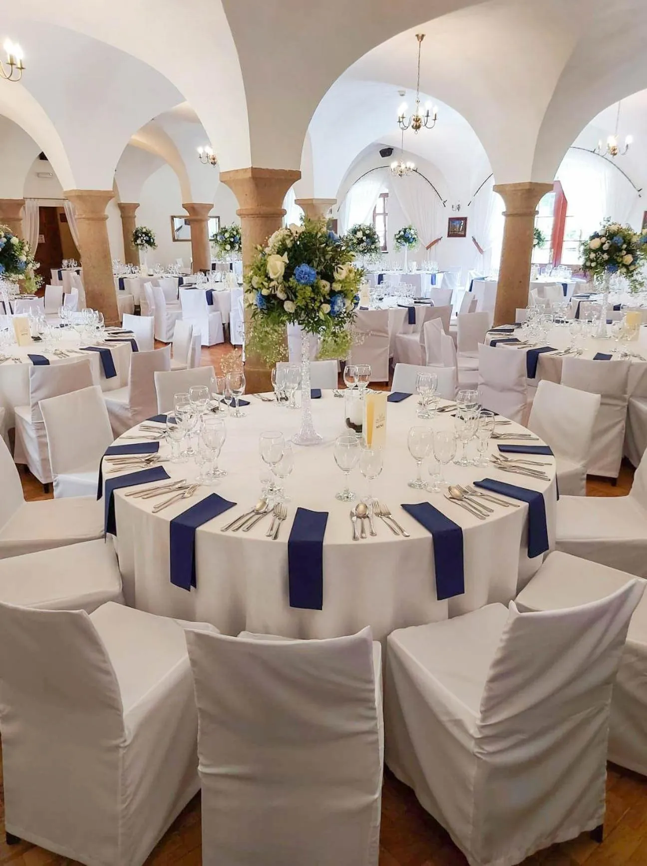 Restaurant/places to eat in Pałac Wojanów