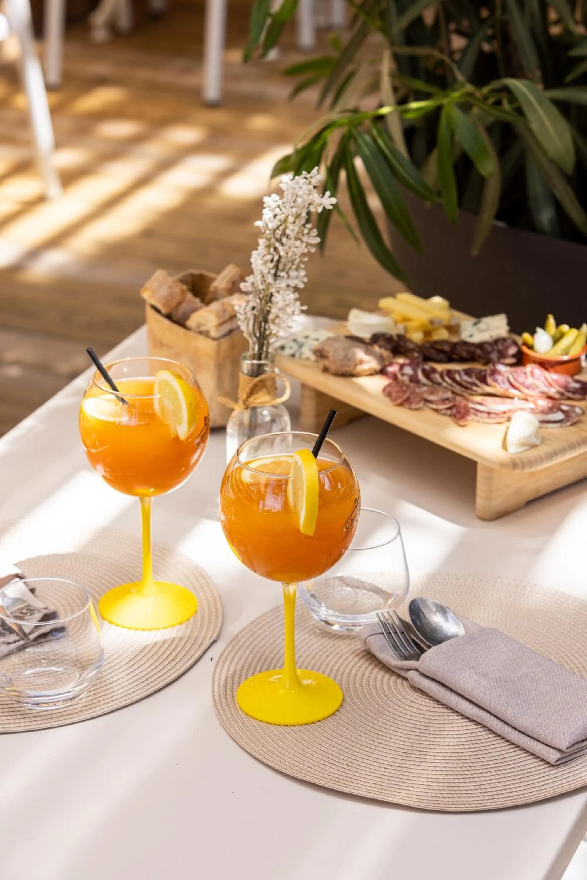 Restaurant/places to eat in Le Trèfle