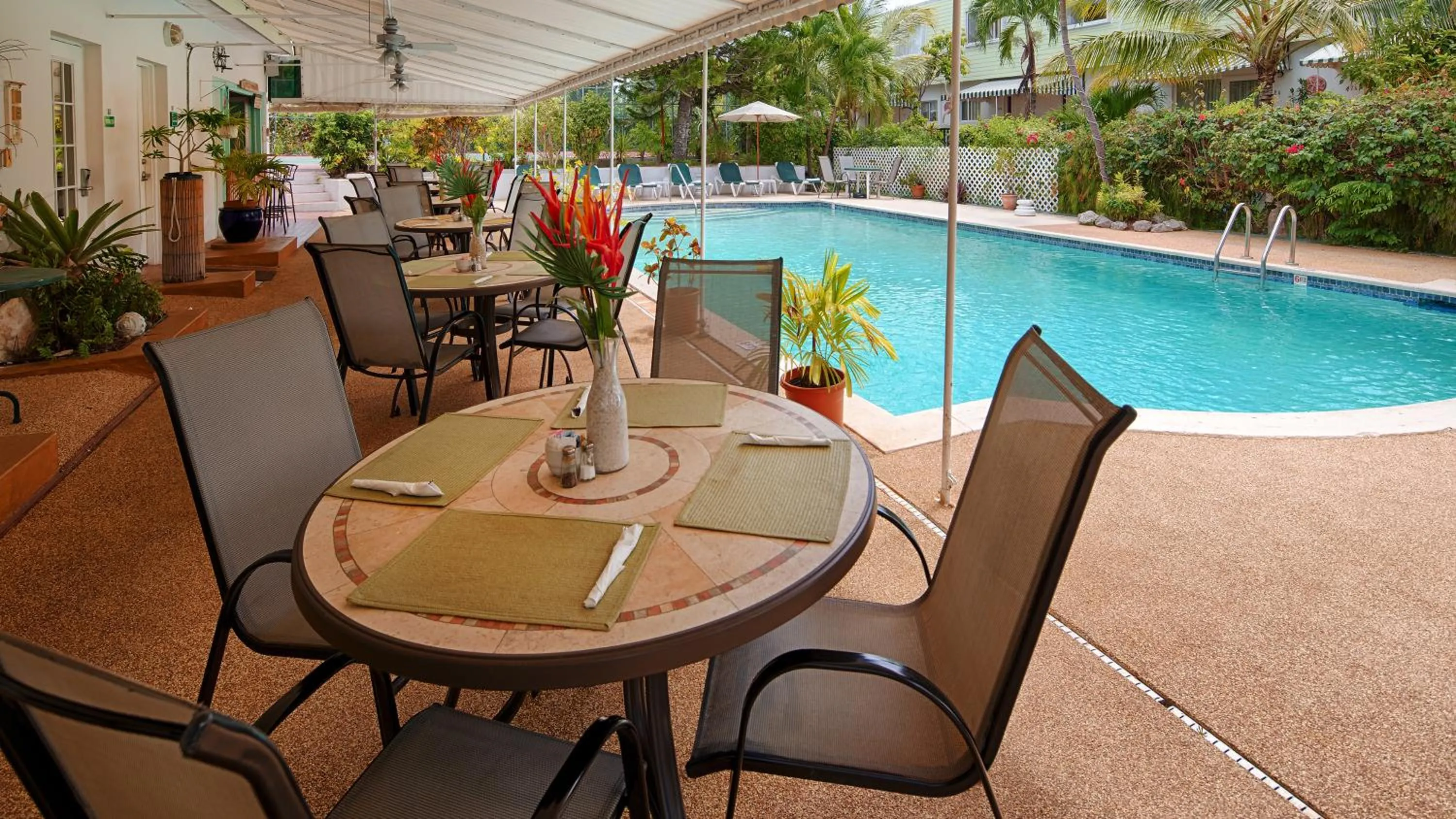 Patio in Bay View Suites Paradise Island