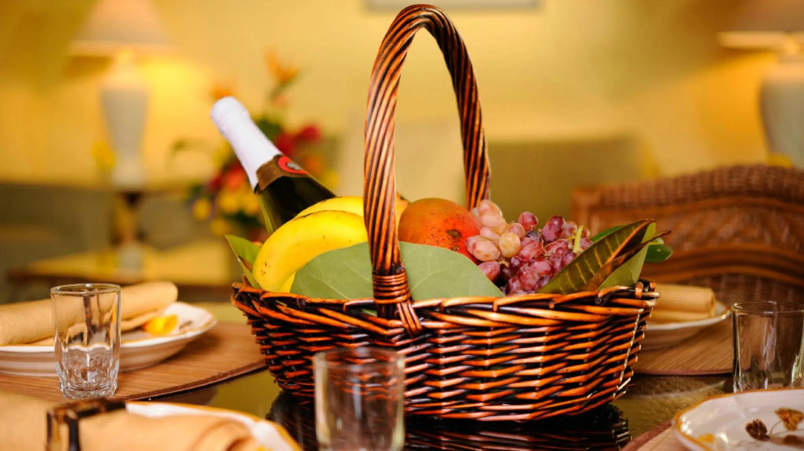 Restaurant/places to eat in Bay View Suites Paradise Island