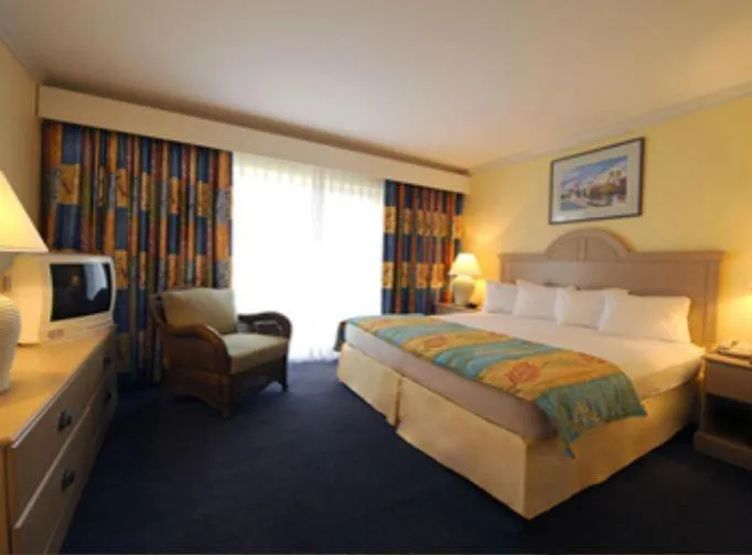 Bed in Bay View Suites Paradise Island