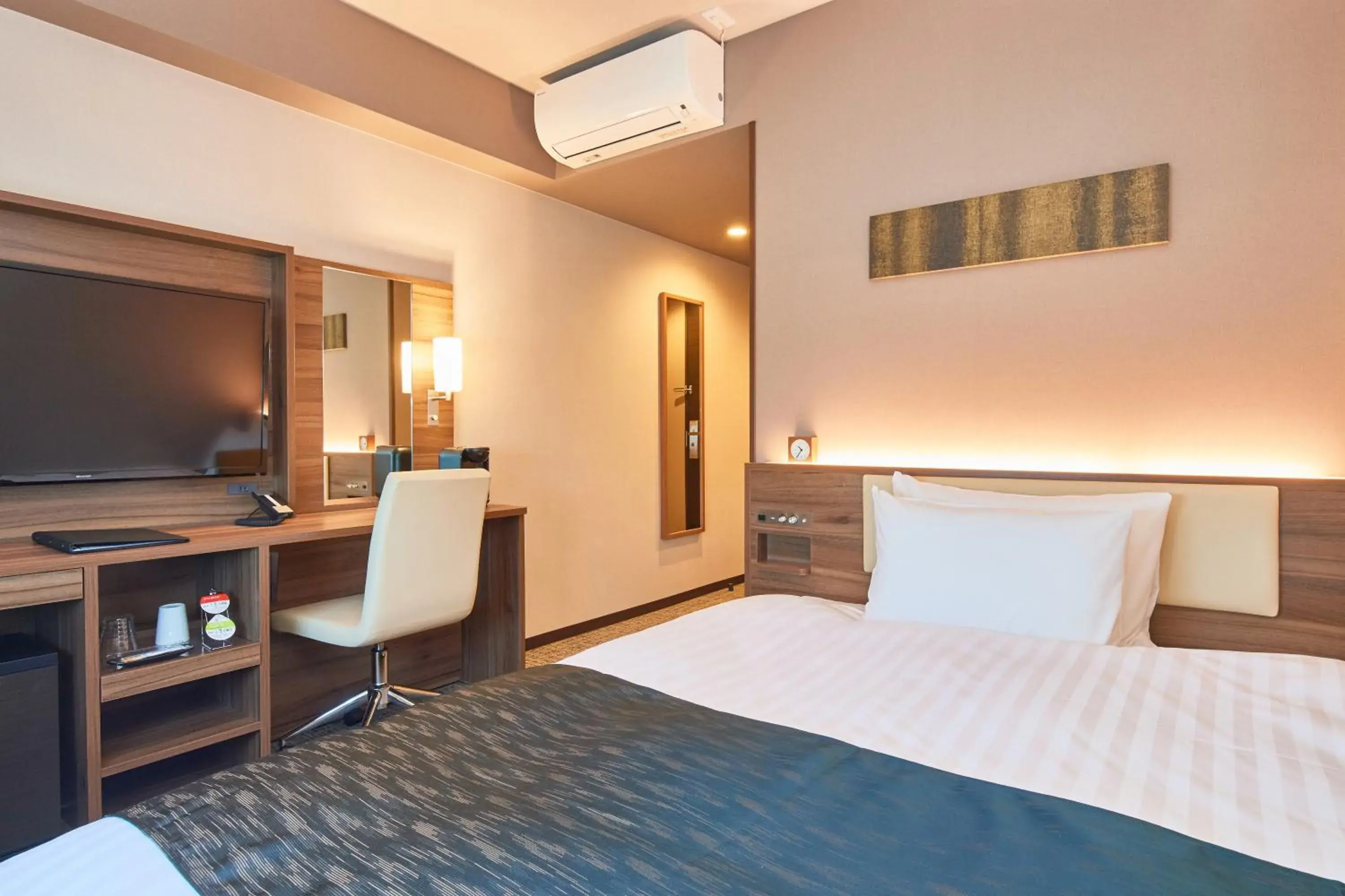 Double Room - Non-Smoking in &and COMFY HOTEL Kumamoto Jo View Double Room - Non-Smoking in &and COMFY HOTEL Kumamoto Jo View