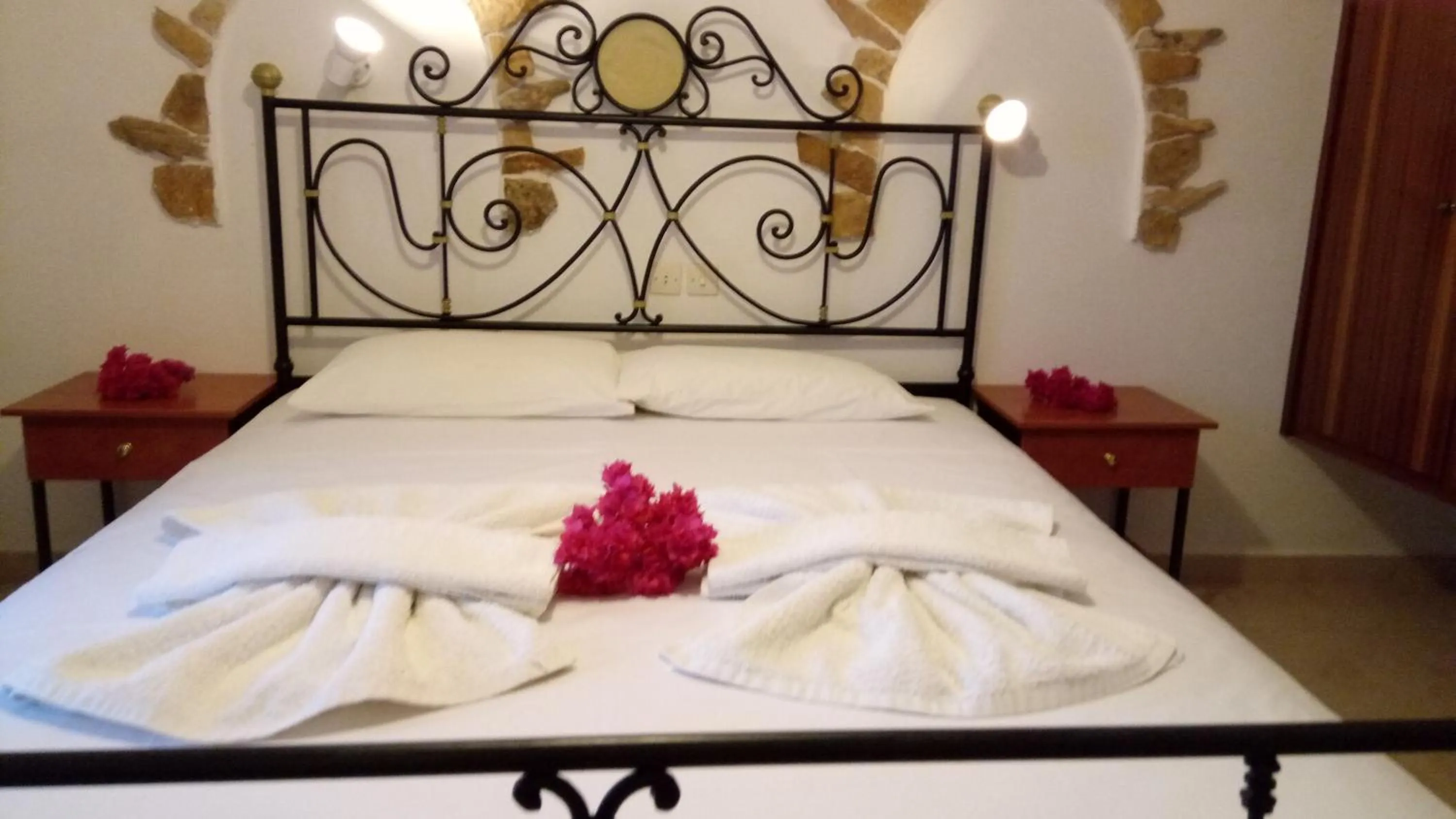 Photo of the whole room, Bed in Angelika