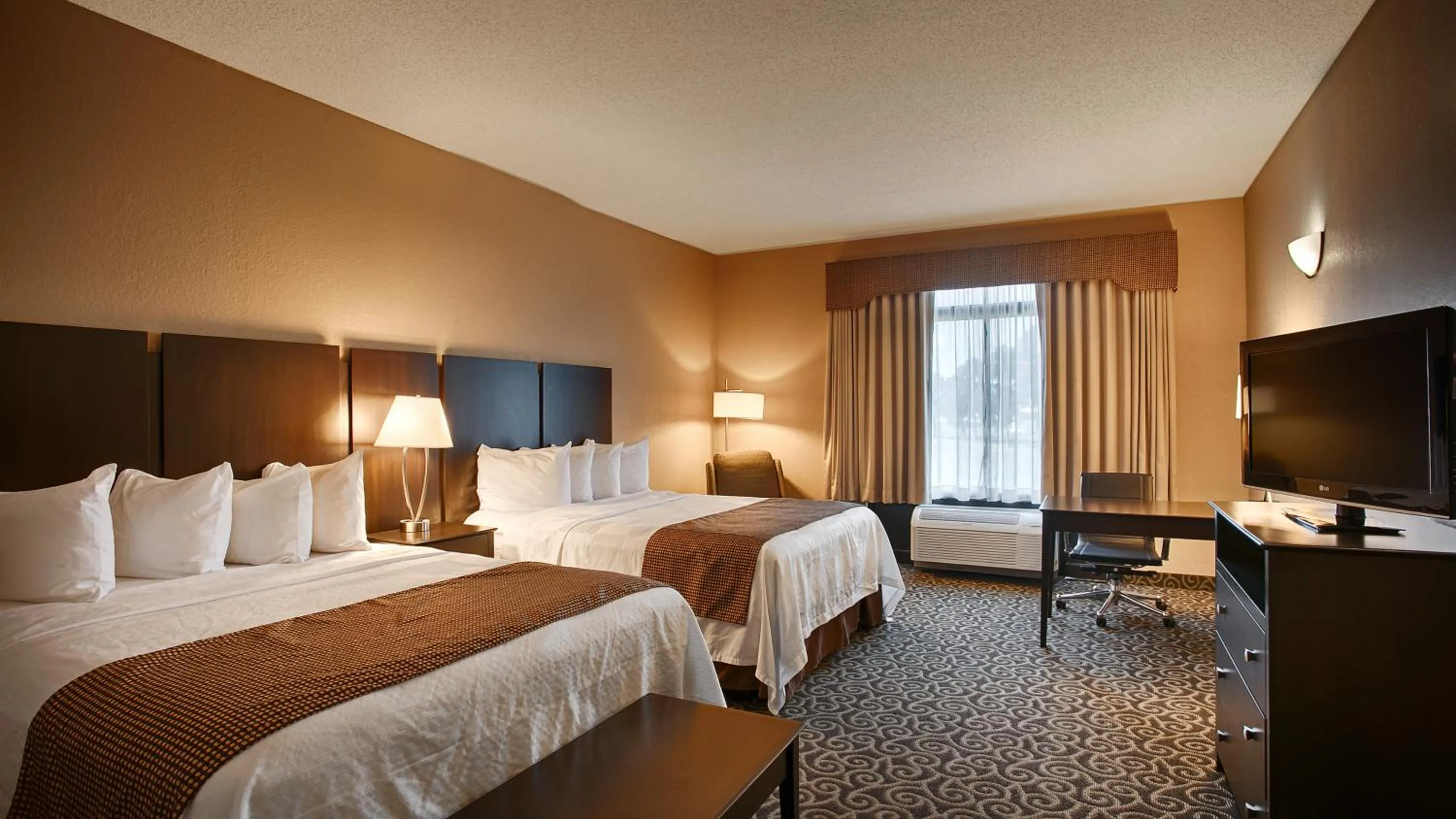 Photo of the whole room in Inn at Coushatta