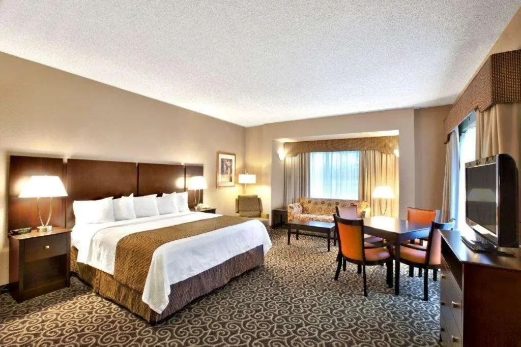 Photo of the whole room in Inn at Coushatta