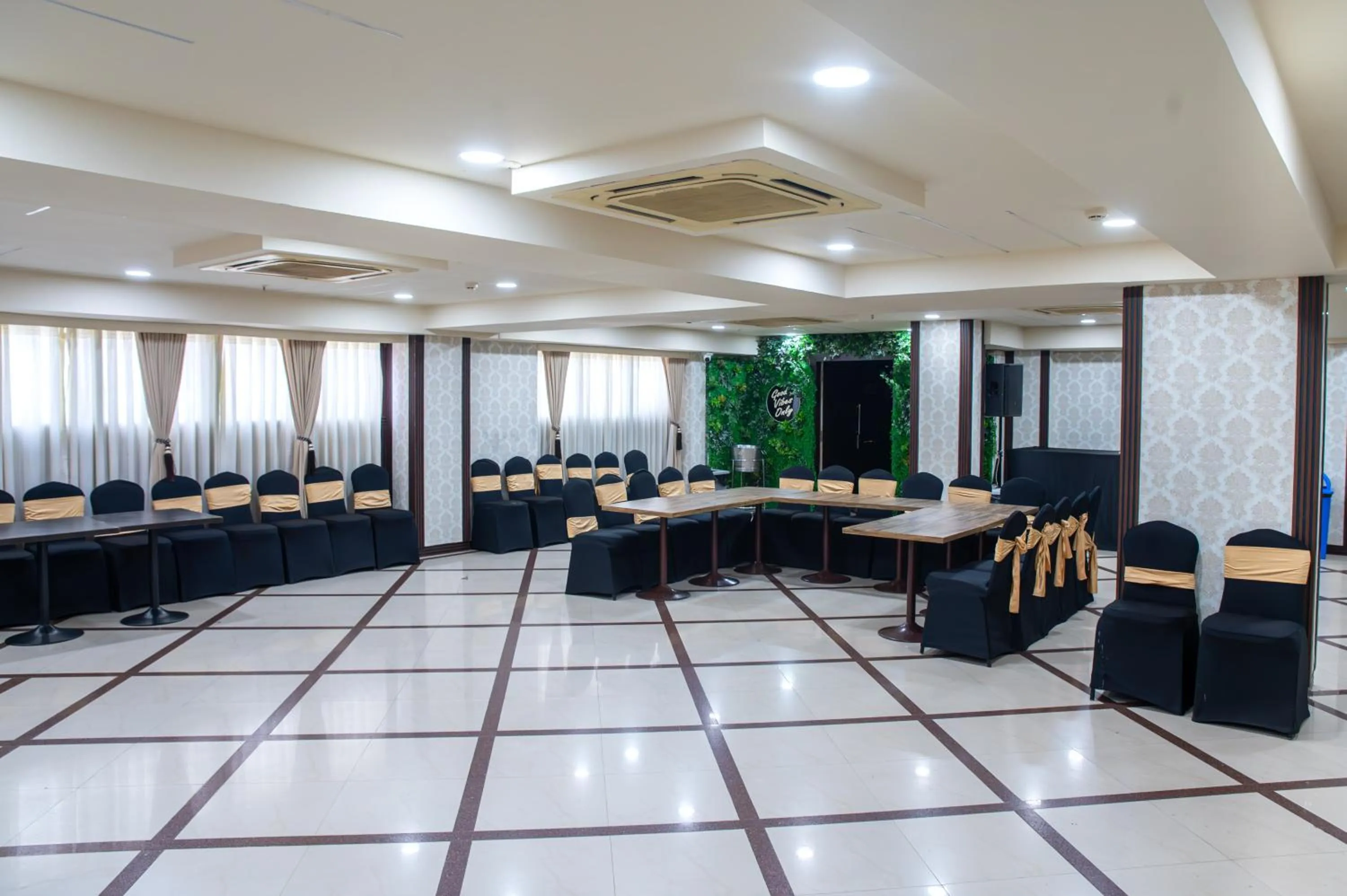 Banquet/Function facilities in Offbeat CCU
