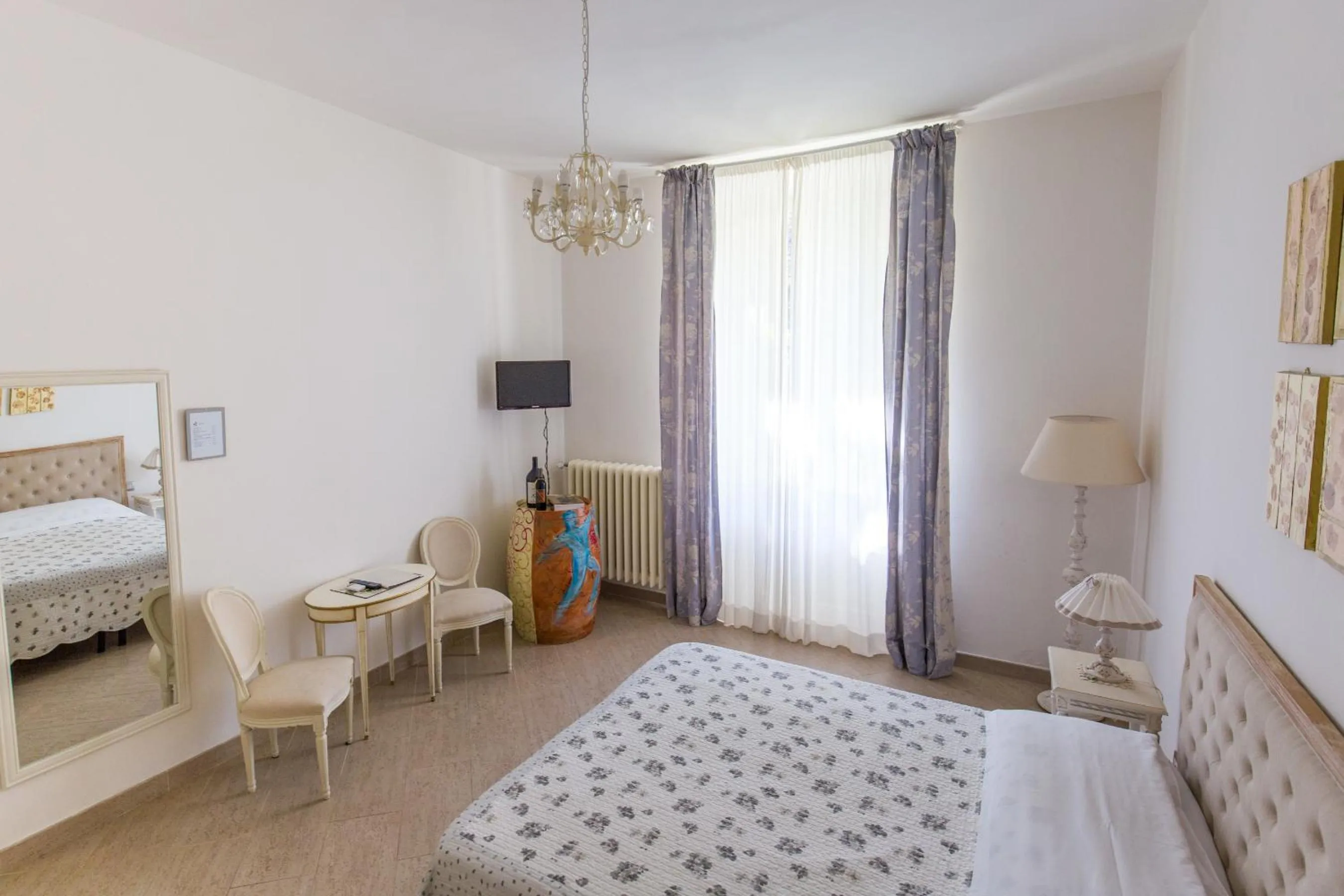 TV and multimedia, Bed in Gourmet B&B Villa Landucci