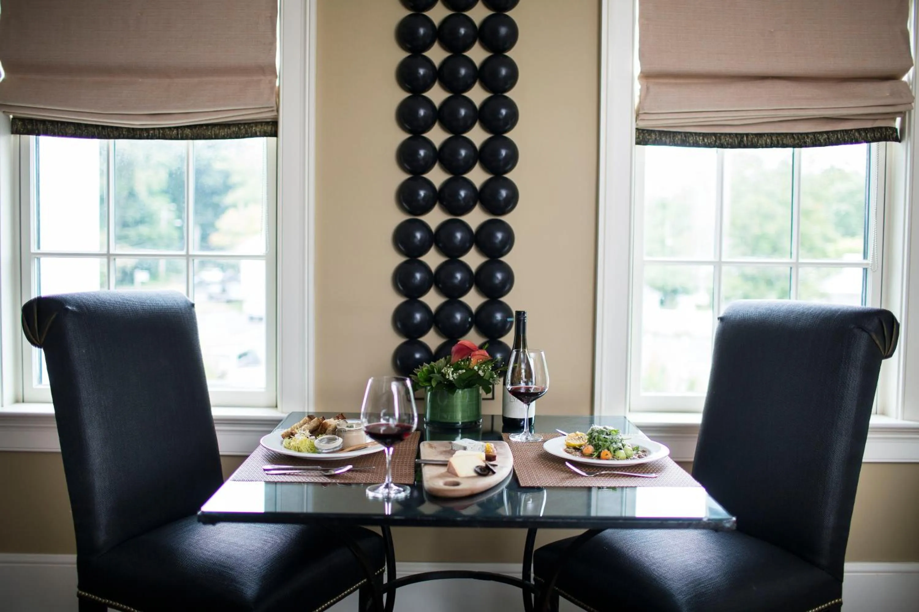 Dining area in Delamar Southport