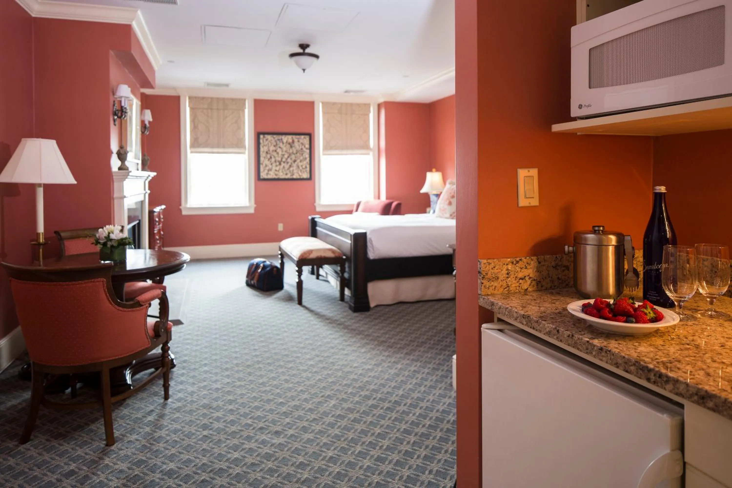 Kitchen or kitchenette, Bed in Delamar Southport