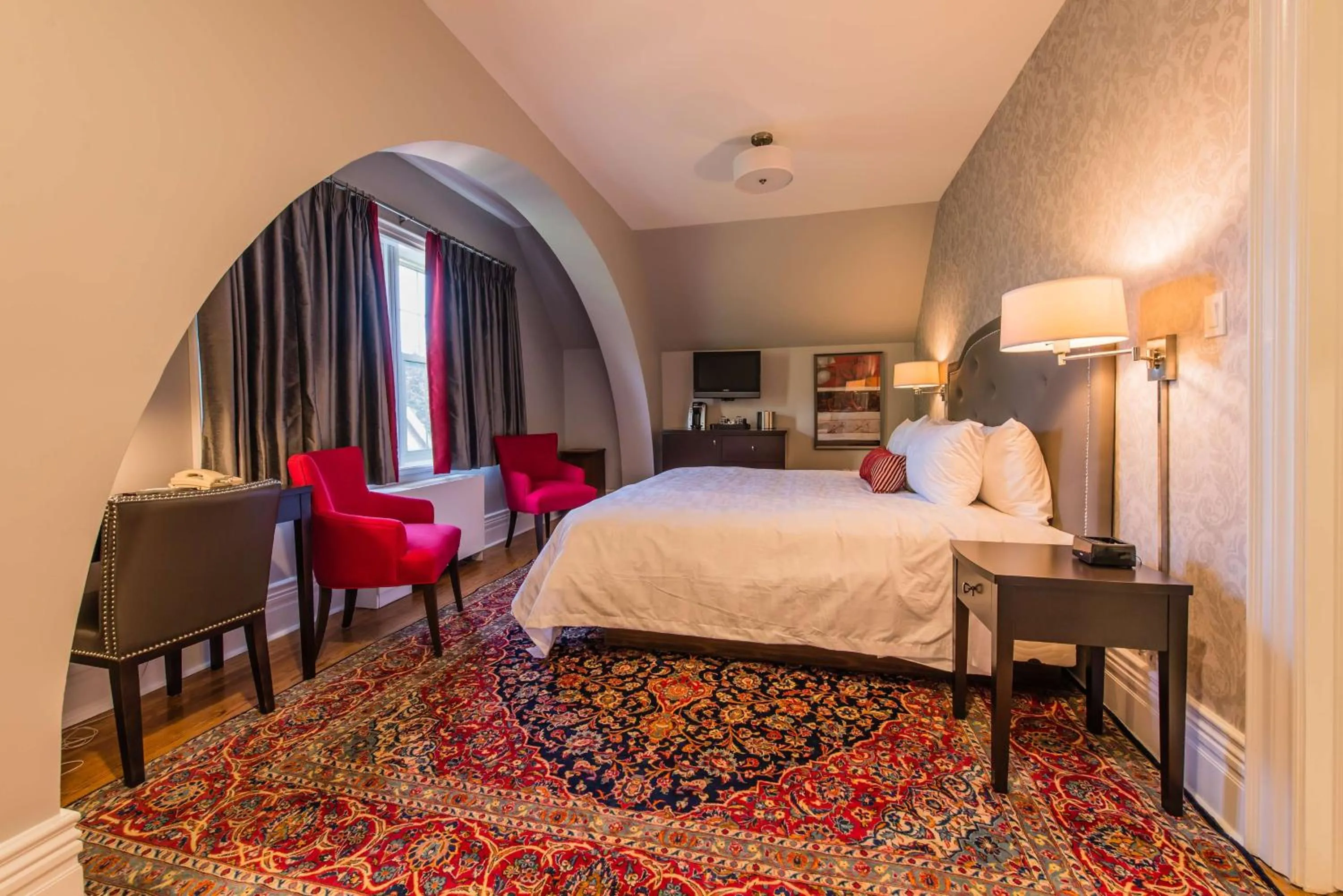 Bedroom, Bed in Idlewyld Inn & Spa