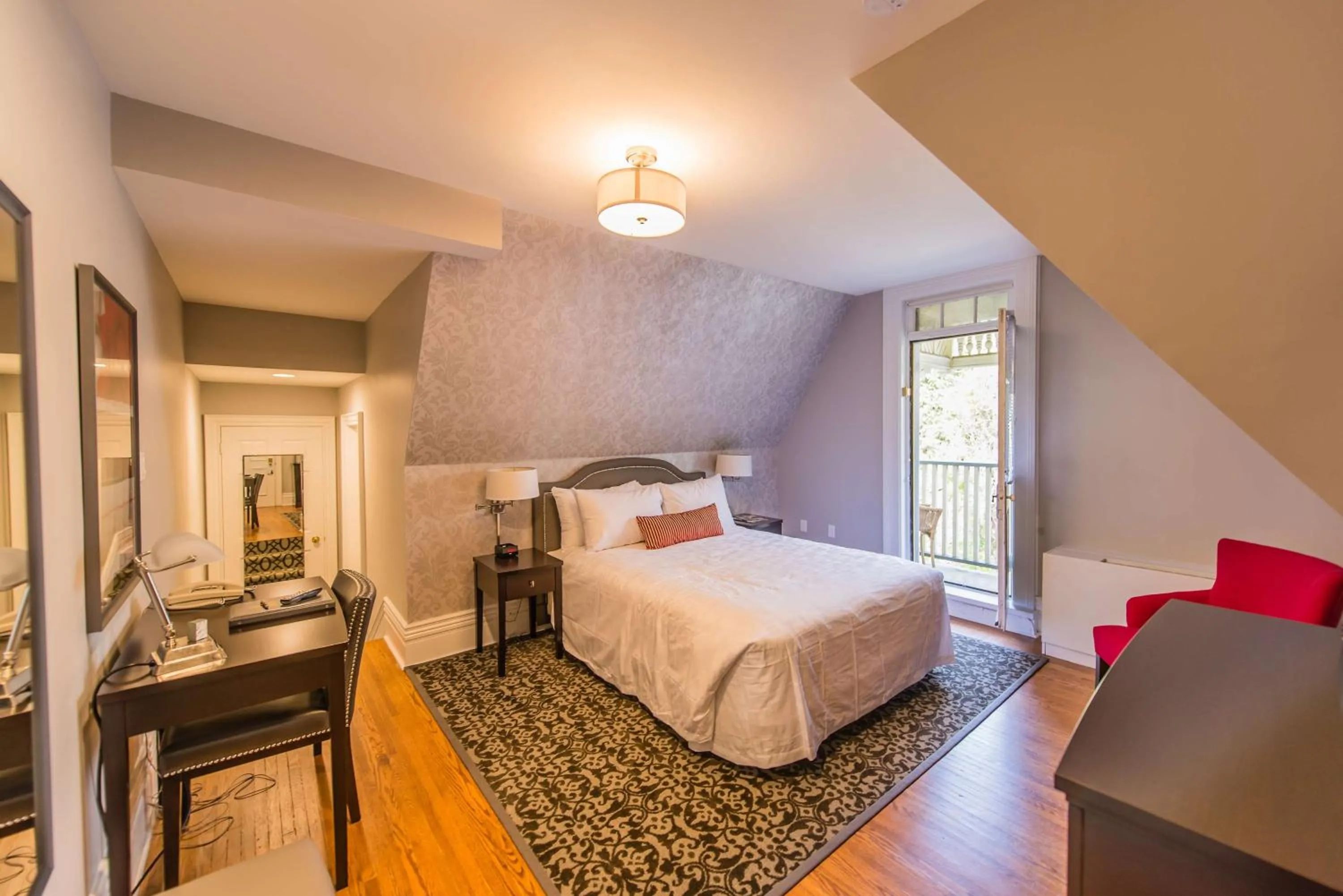 Bedroom, Bed in Idlewyld Inn & Spa